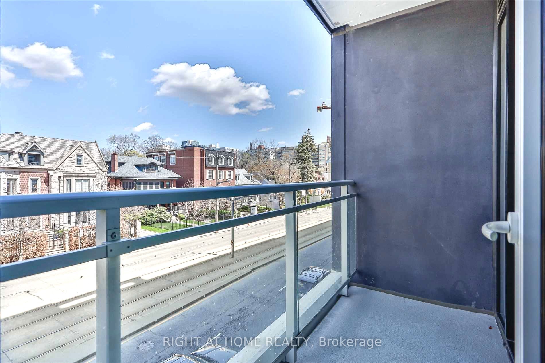 223 St. Clair Ave W, #207