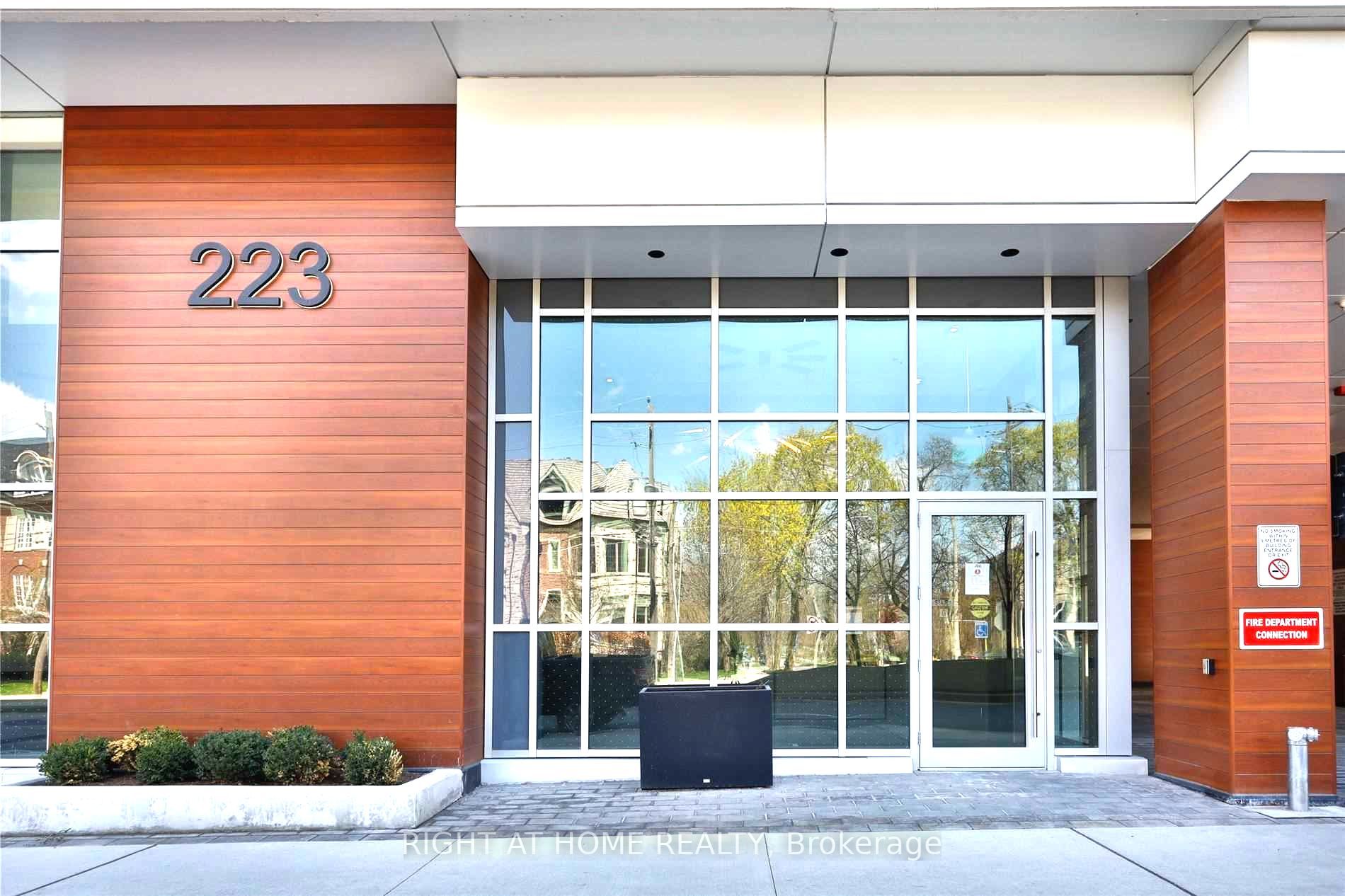 223 St. Clair Ave W, #207
