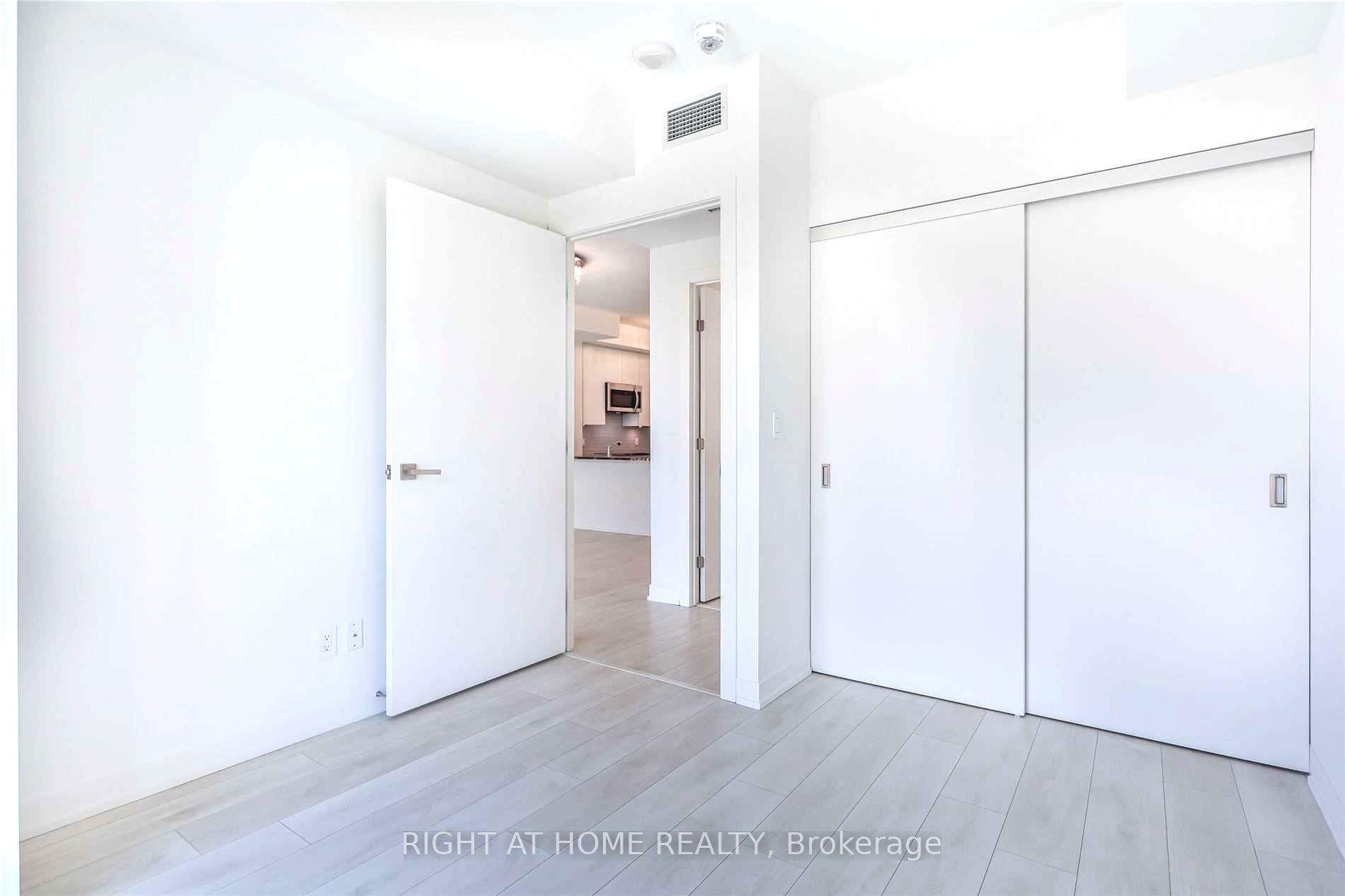 223 St. Clair Ave W, #207