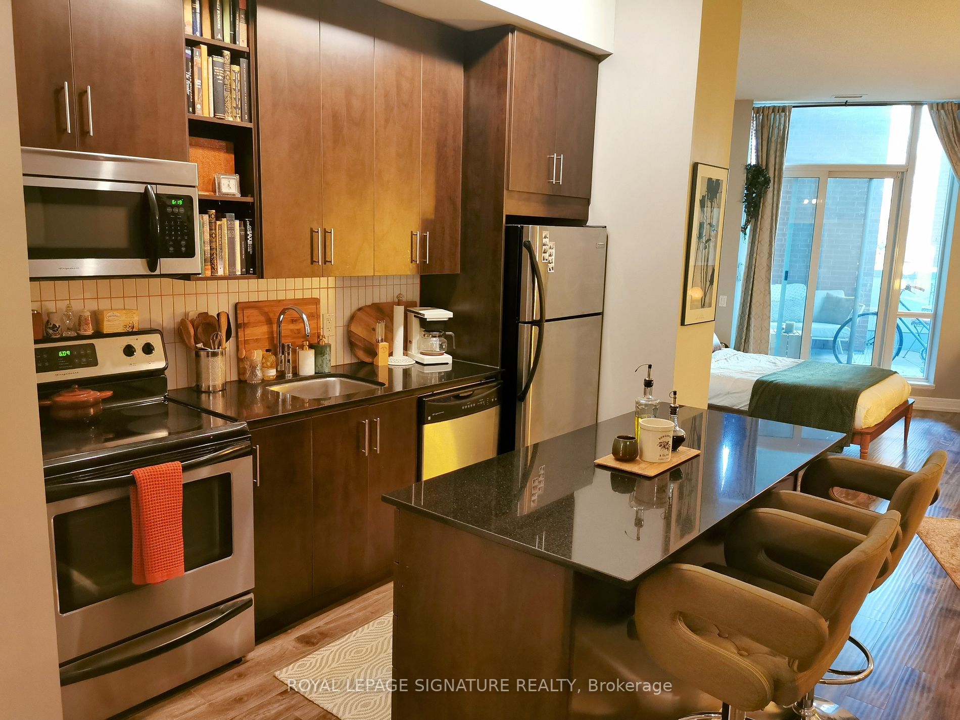 112 George Street, #S202