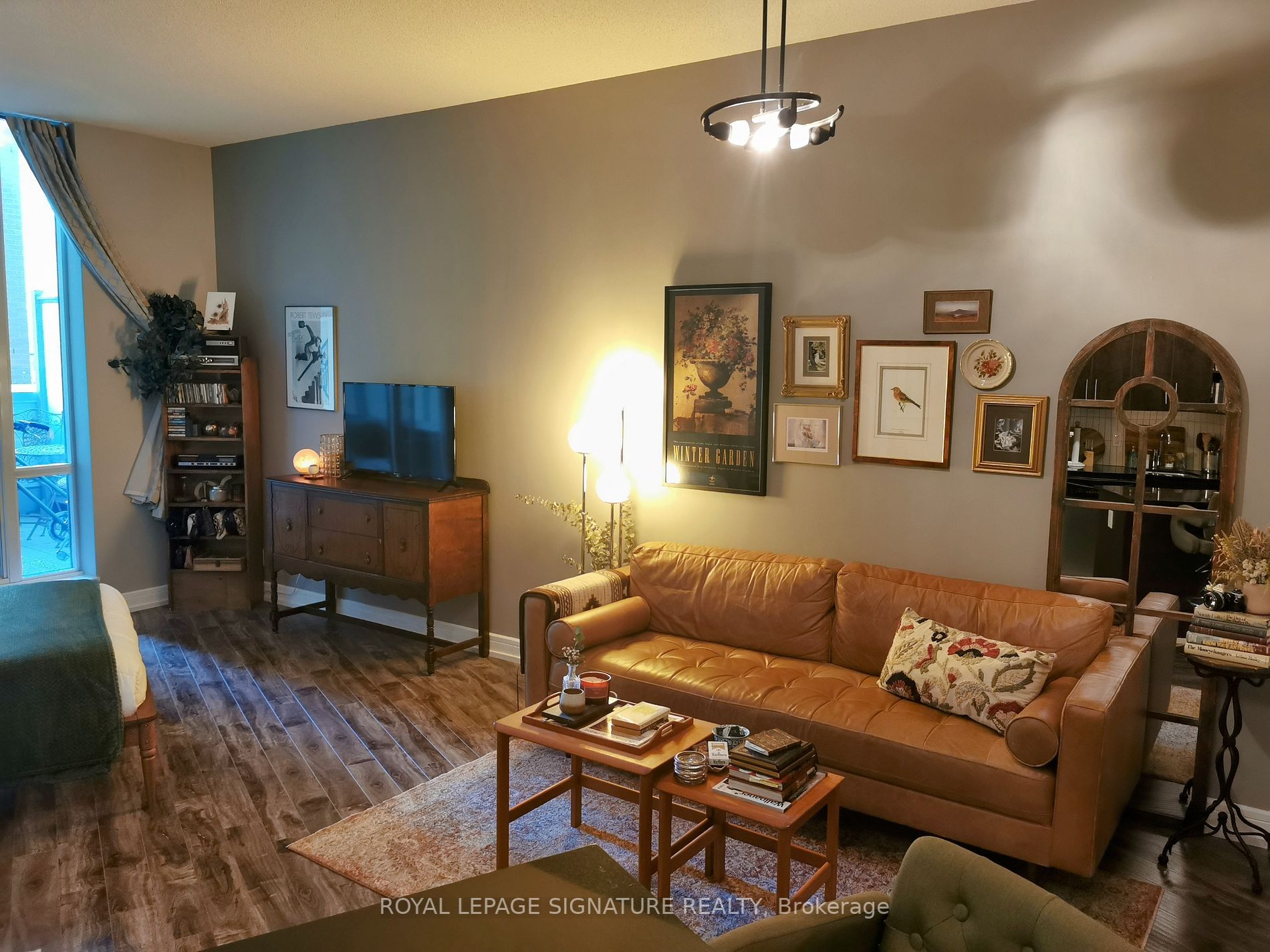 112 George Street, #S202