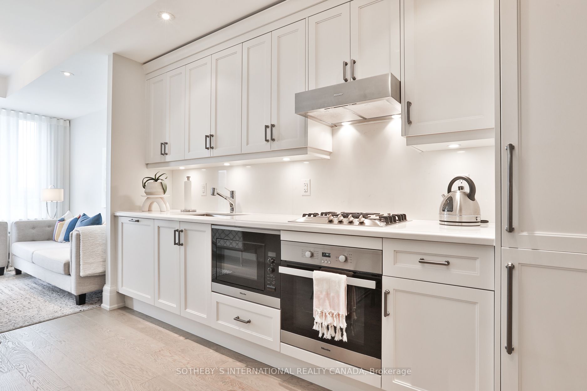 181 Davenport Rd, #505