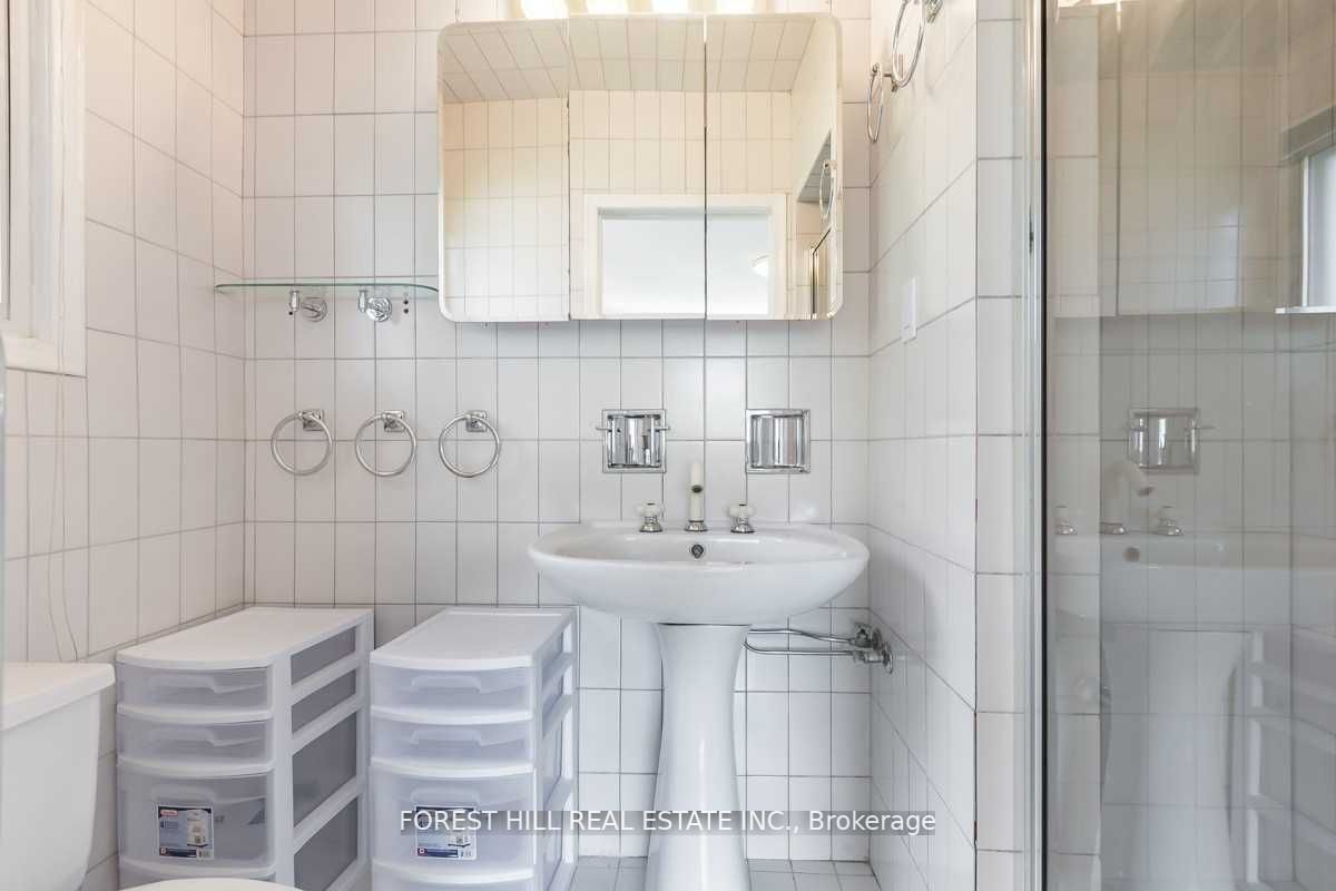 3 Tokay Crt
