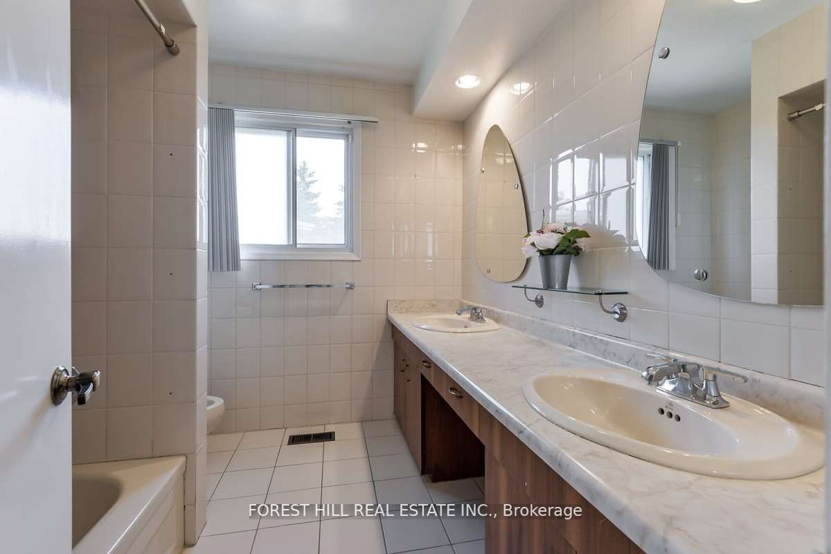 3 Tokay Crt