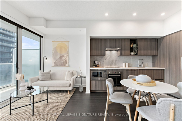 19 Bathurst St, Toronto