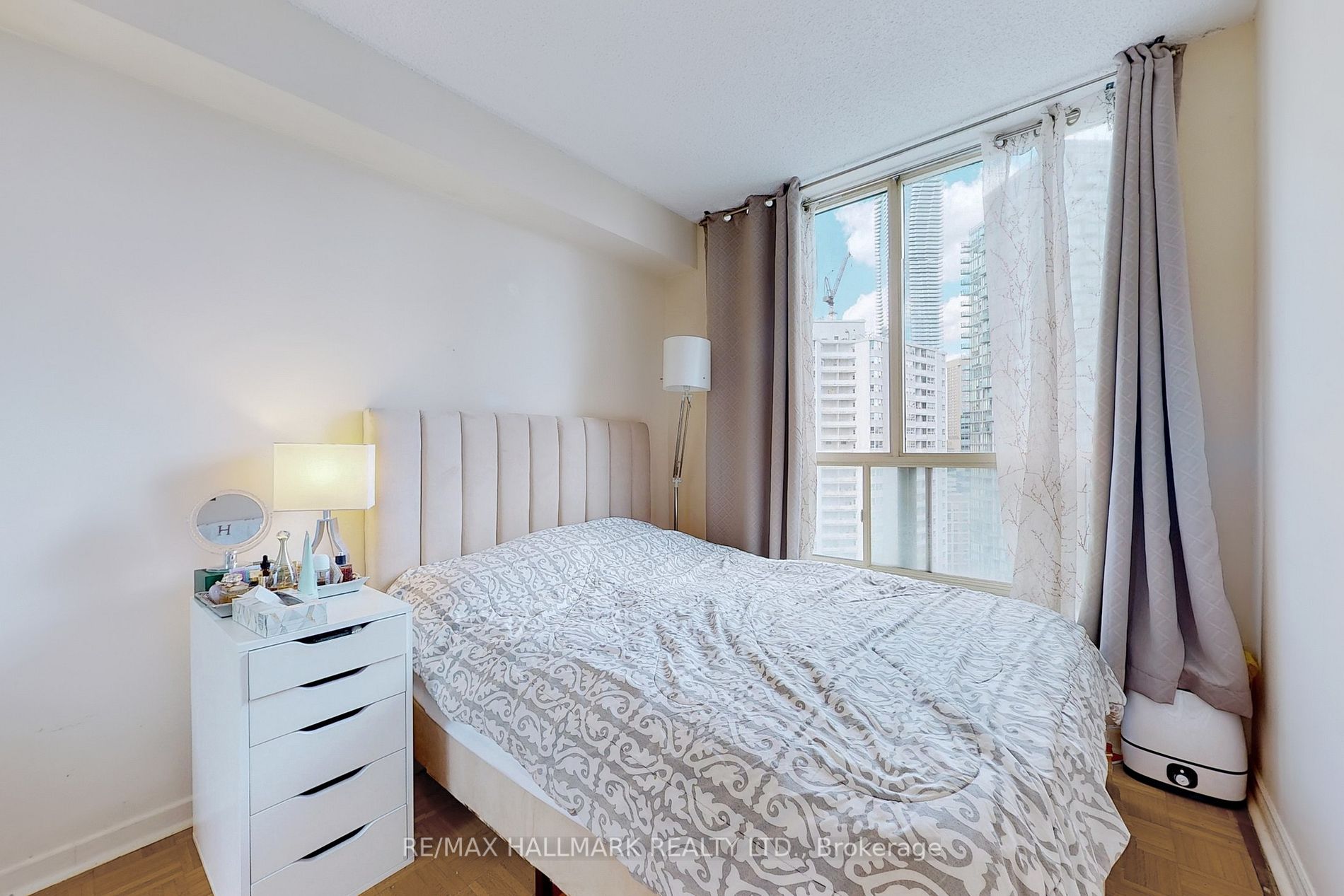 44 St Joseph St, #1805