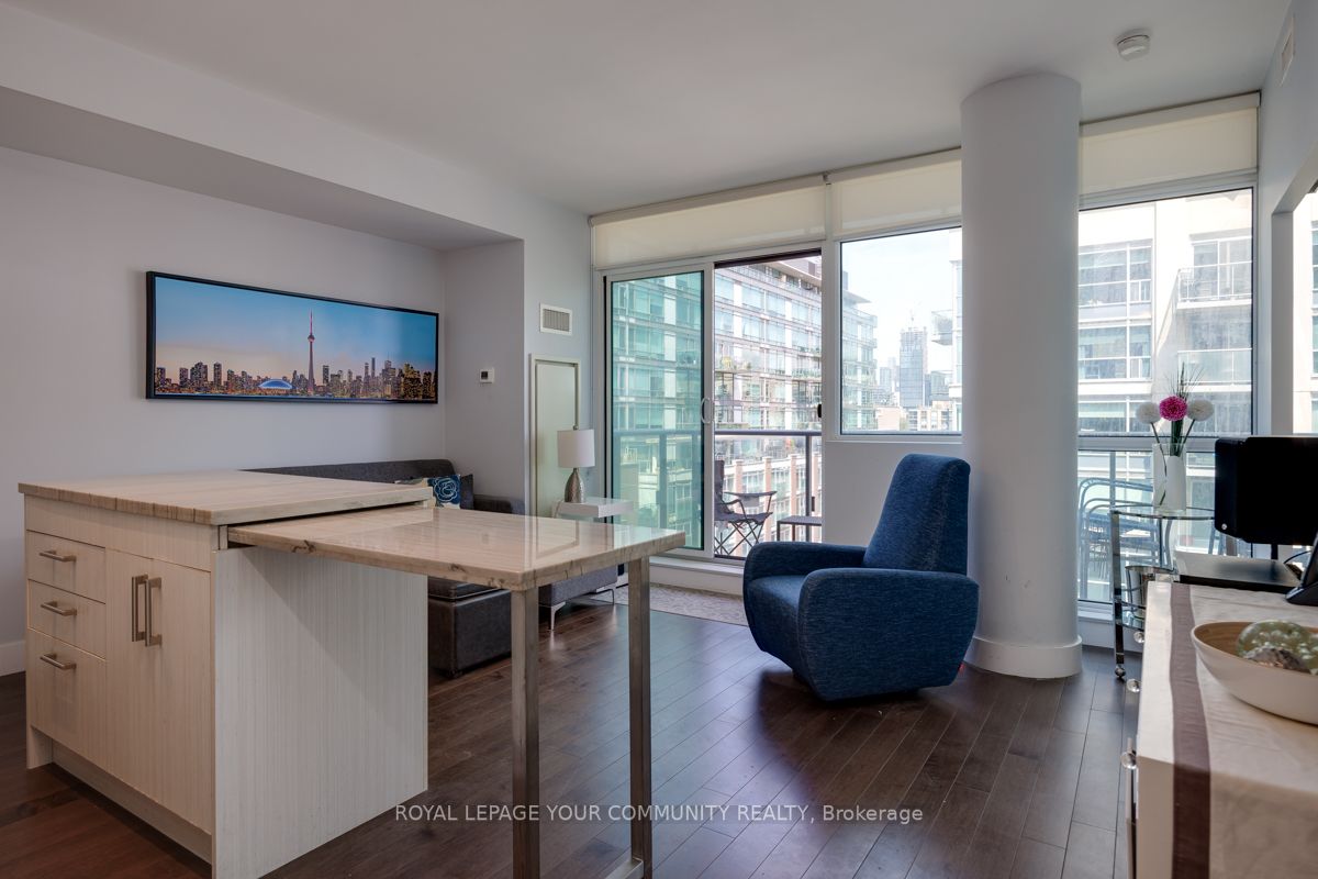 39 Sherbourne Street #1008
