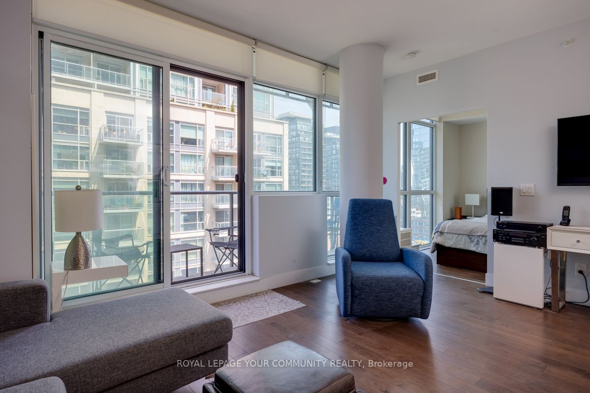 39 Sherbourne Street #1008