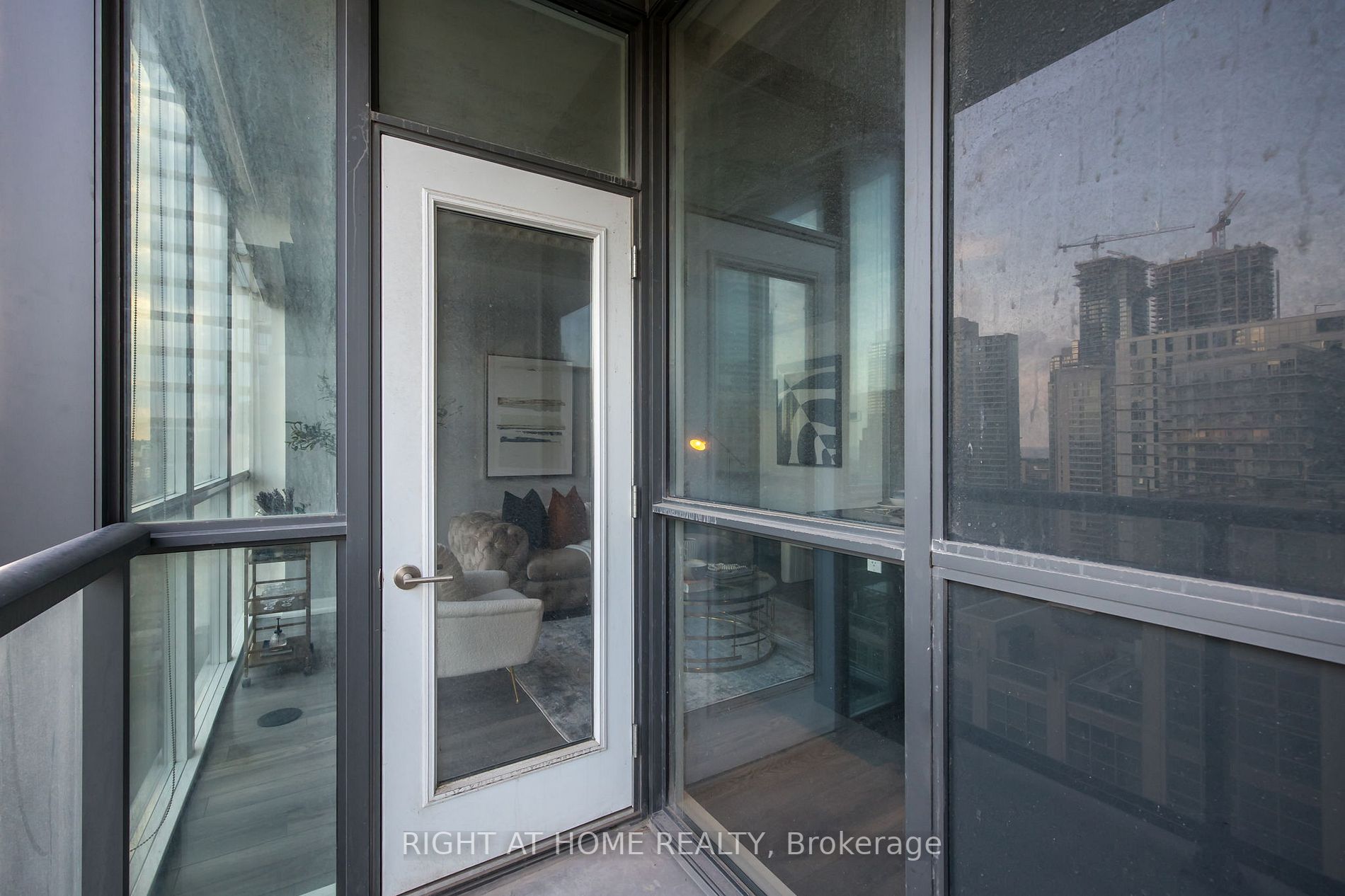88 Blue Jays Way, #1607