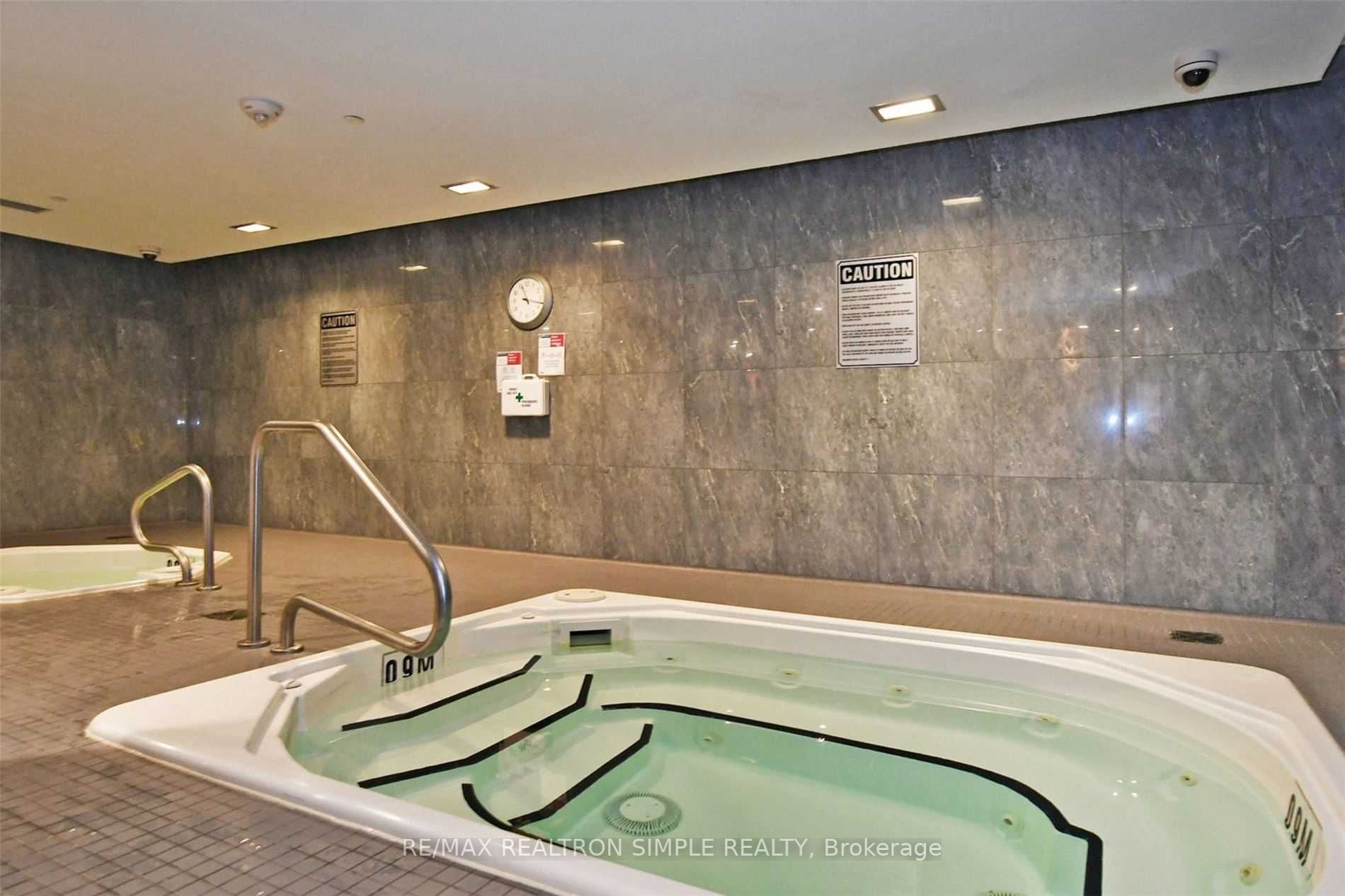 120 Harrison Garden Blvd, #1032