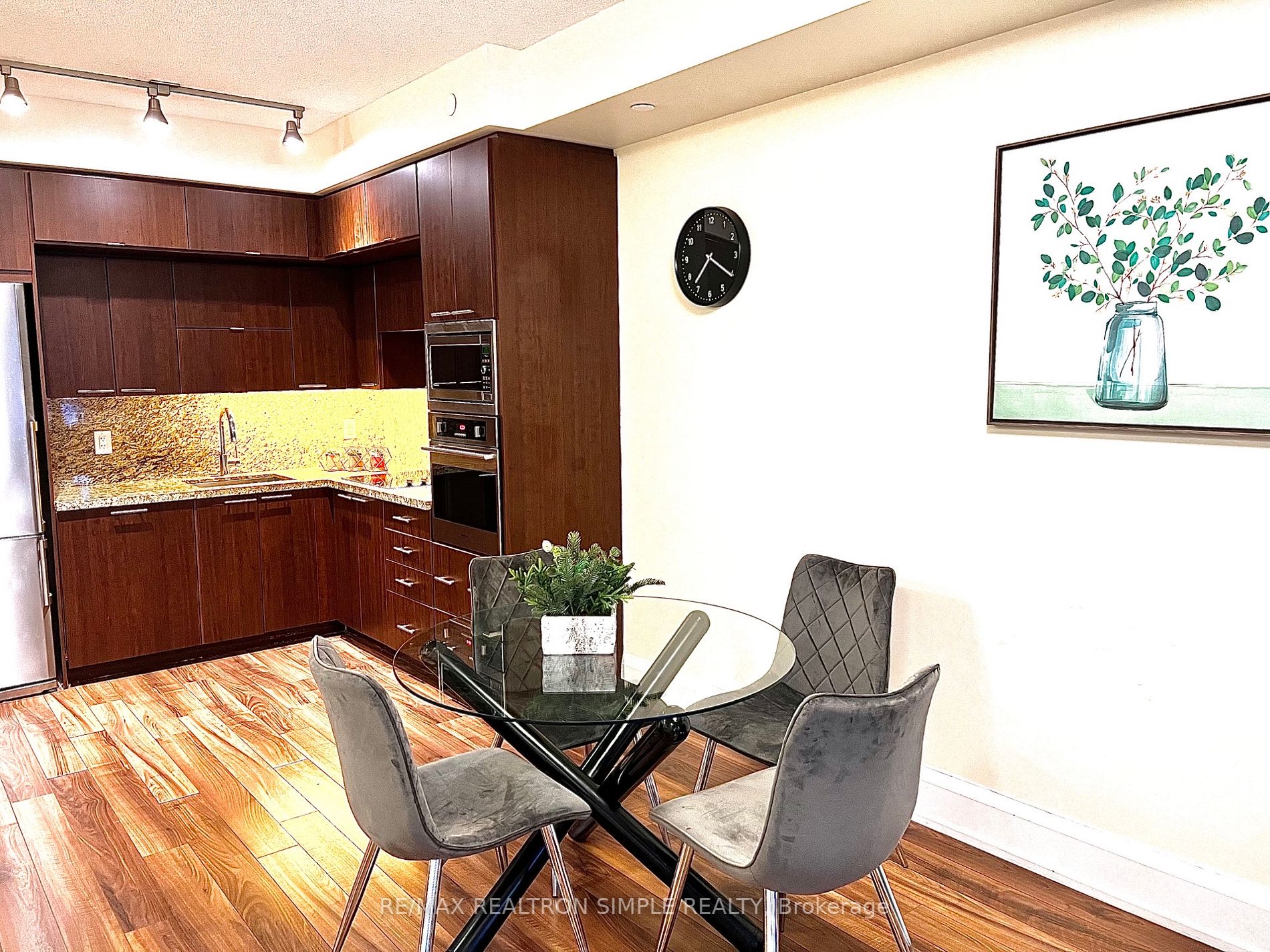 120 Harrison Garden Blvd, #1032