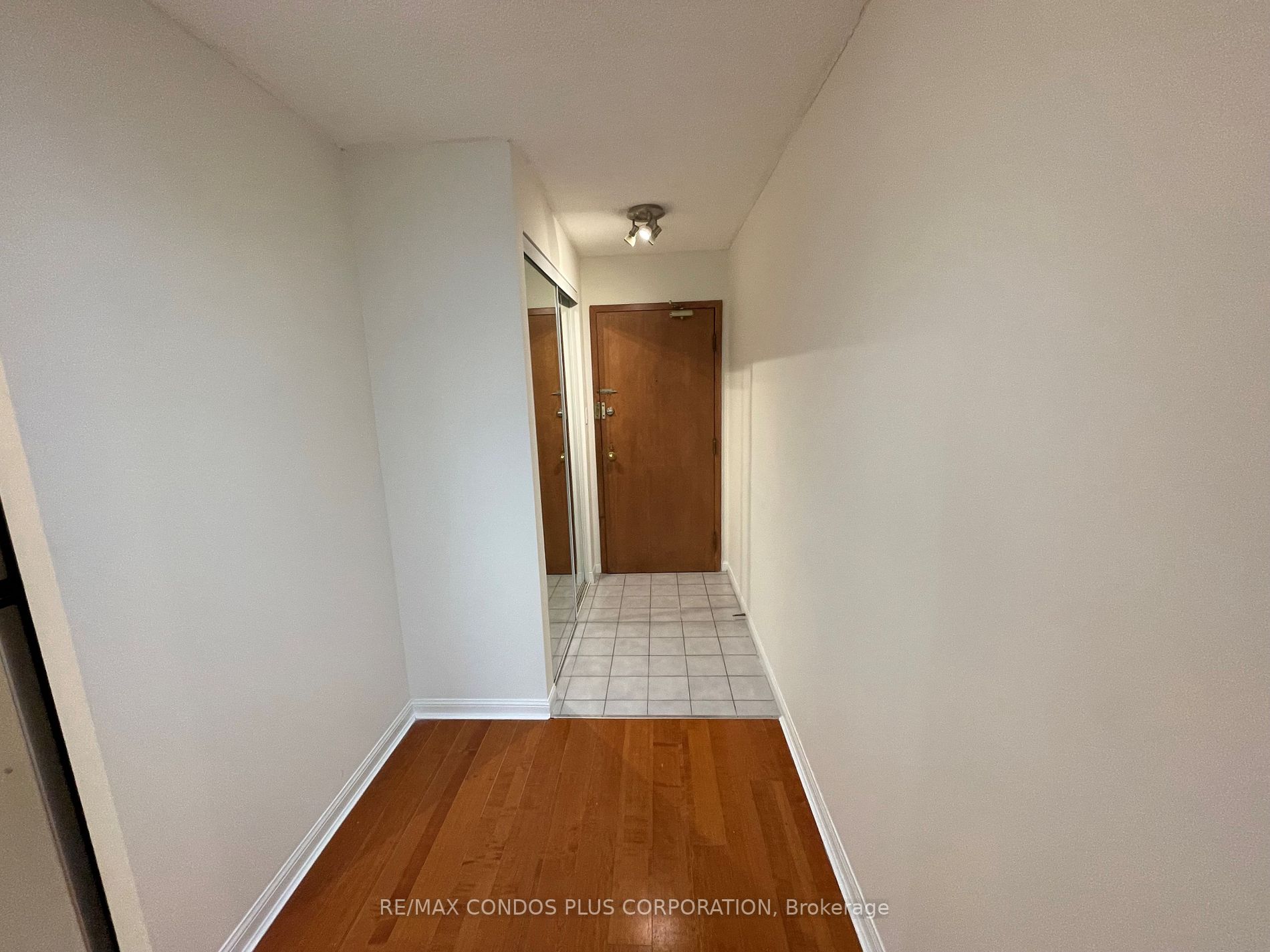 24 Wellesley St W, #911