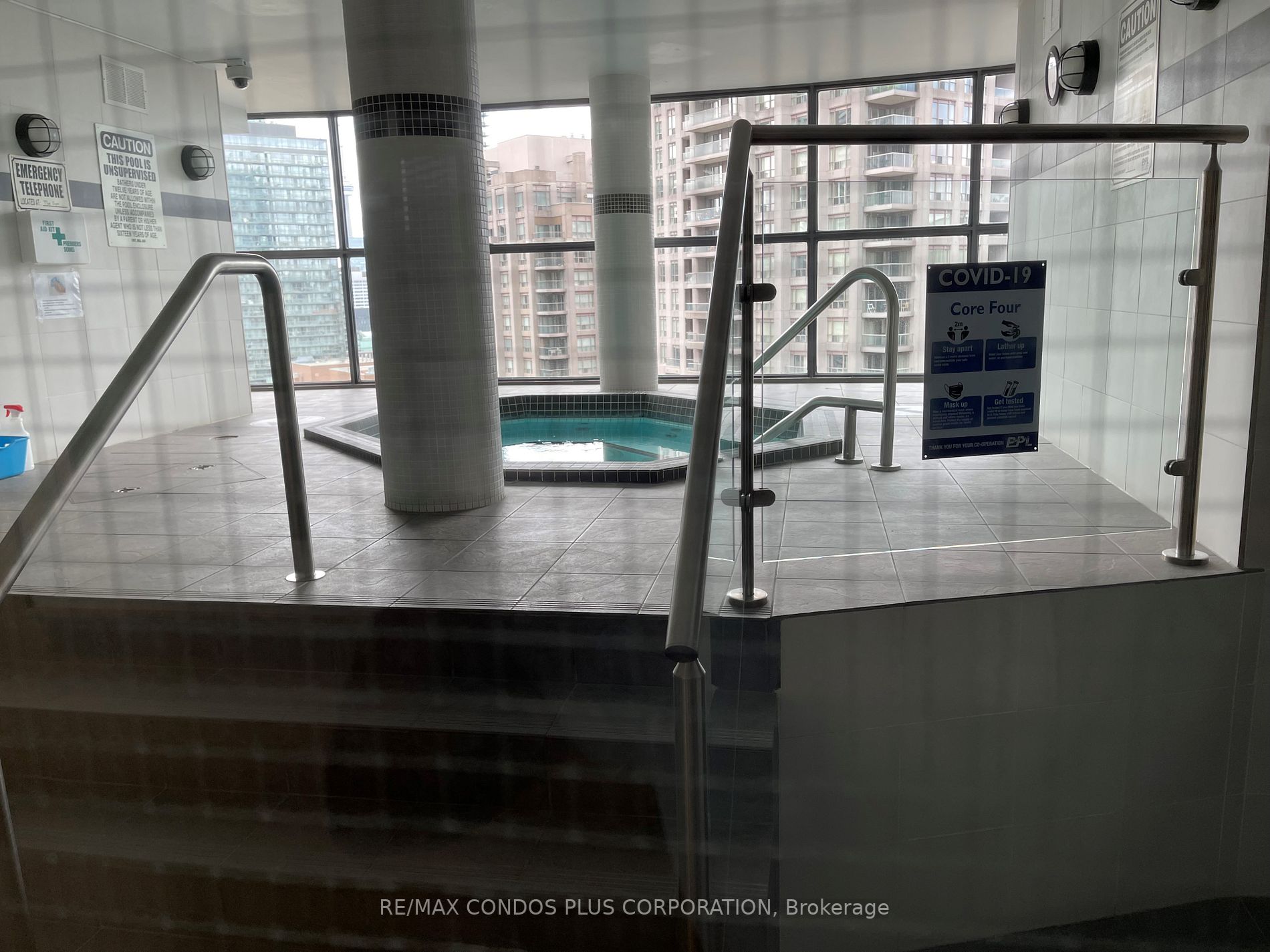 24 Wellesley St W, #911