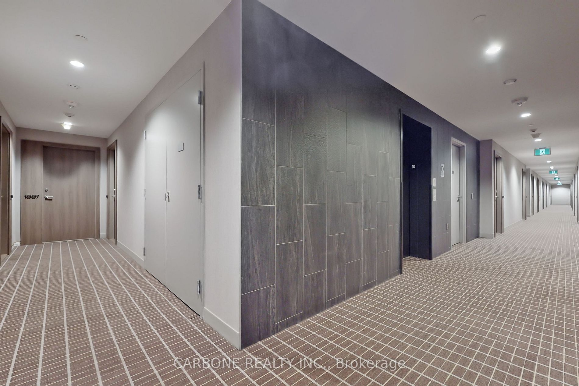 576 Front St W, #1017