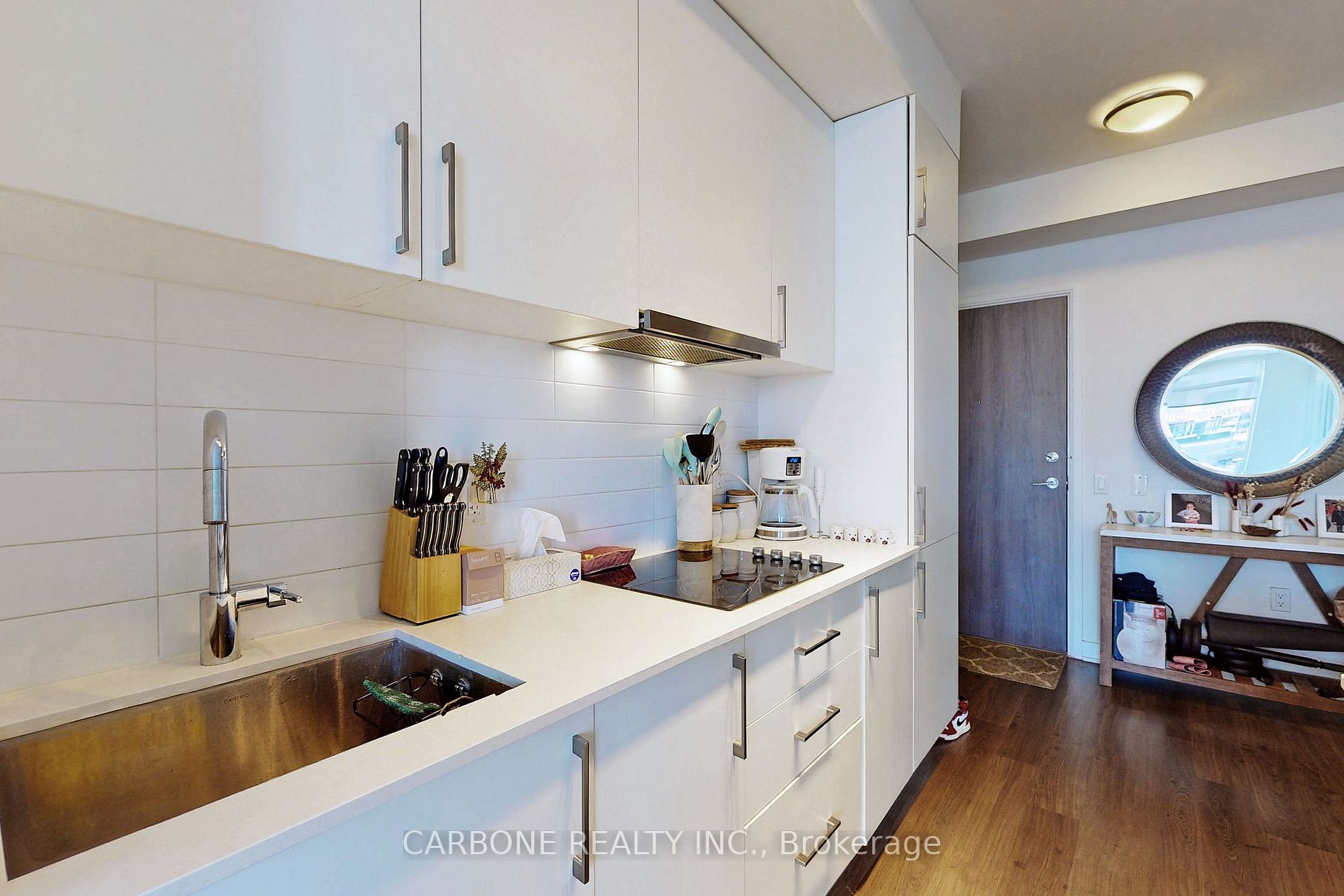 576 Front St W, #1017