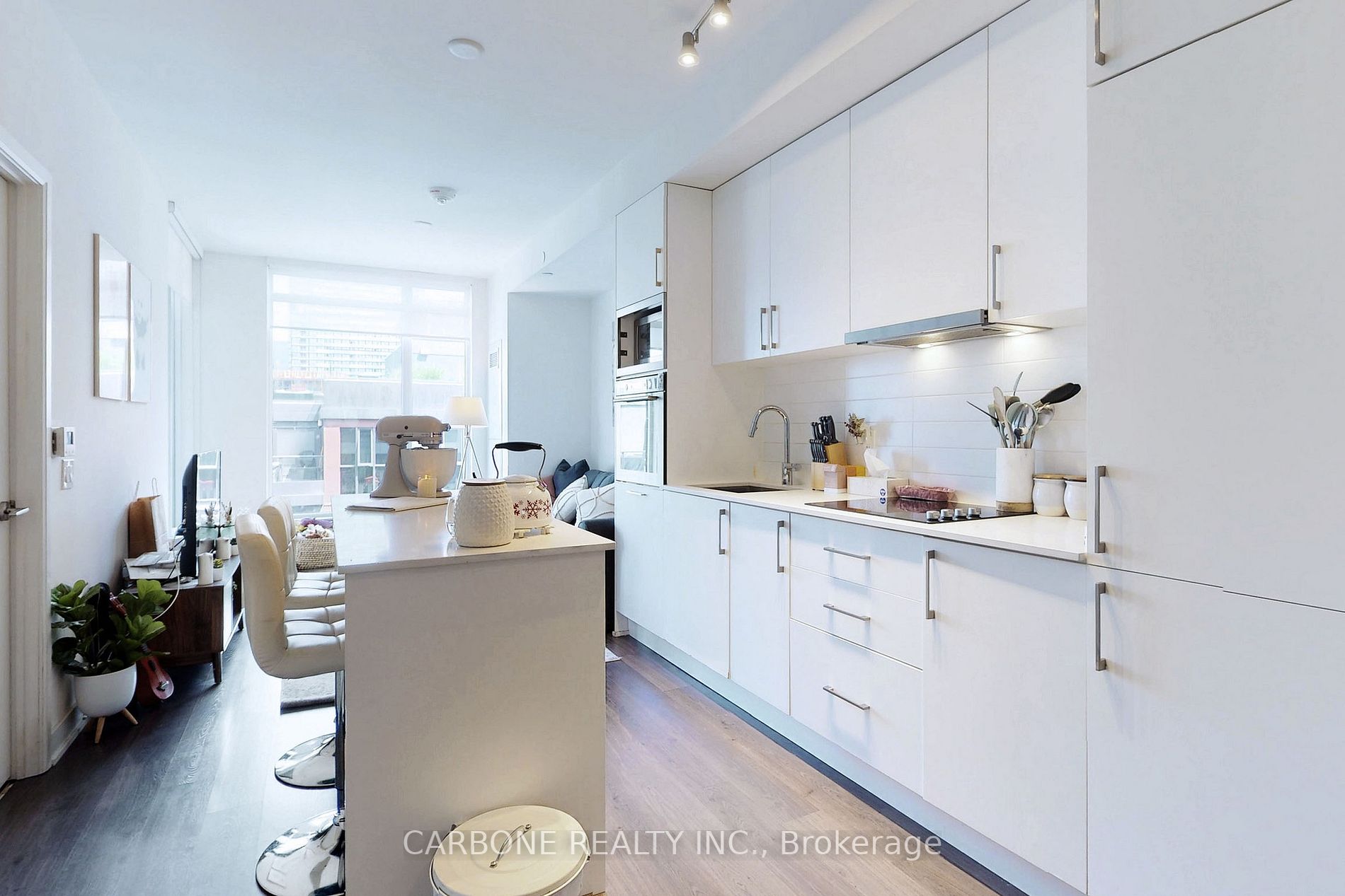 576 Front St W, #1017