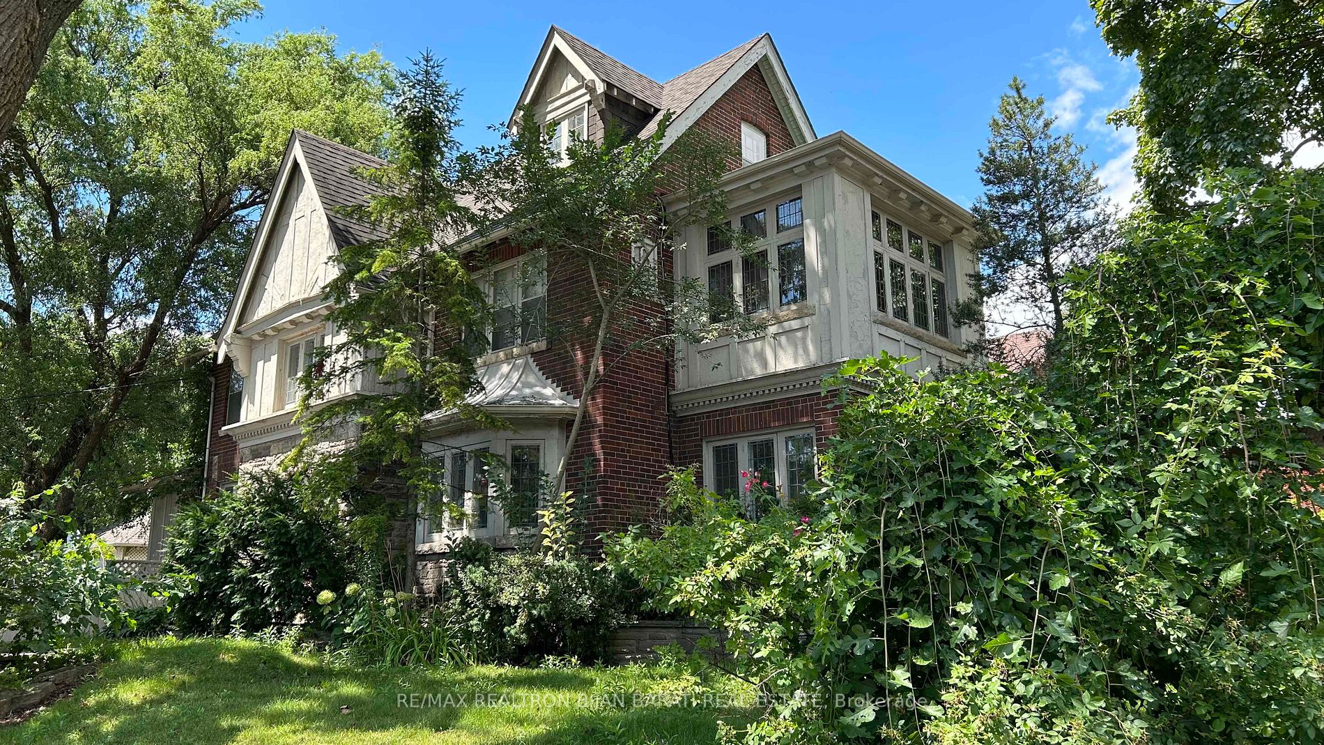 62 Elderwood Dr