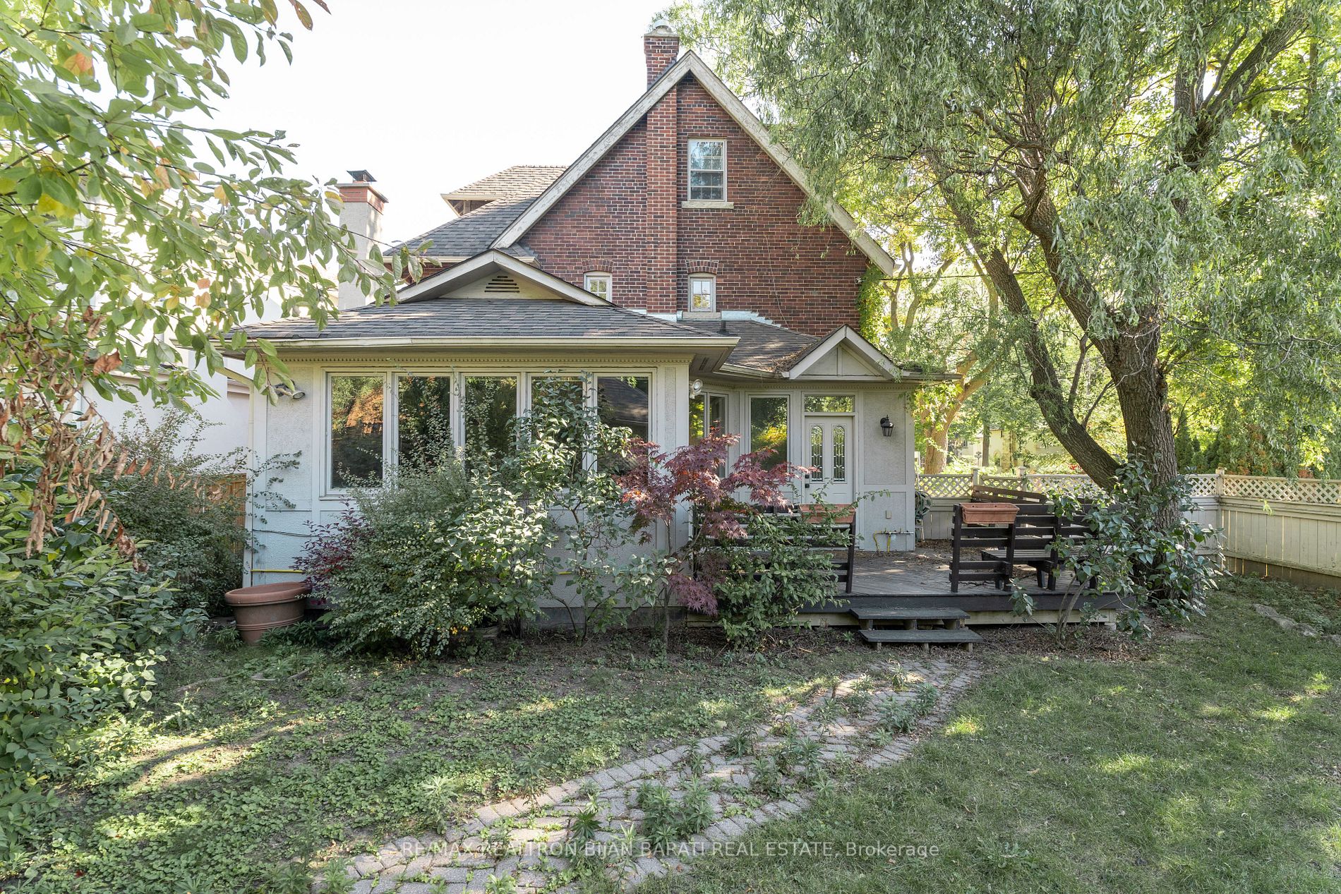 62 Elderwood Dr