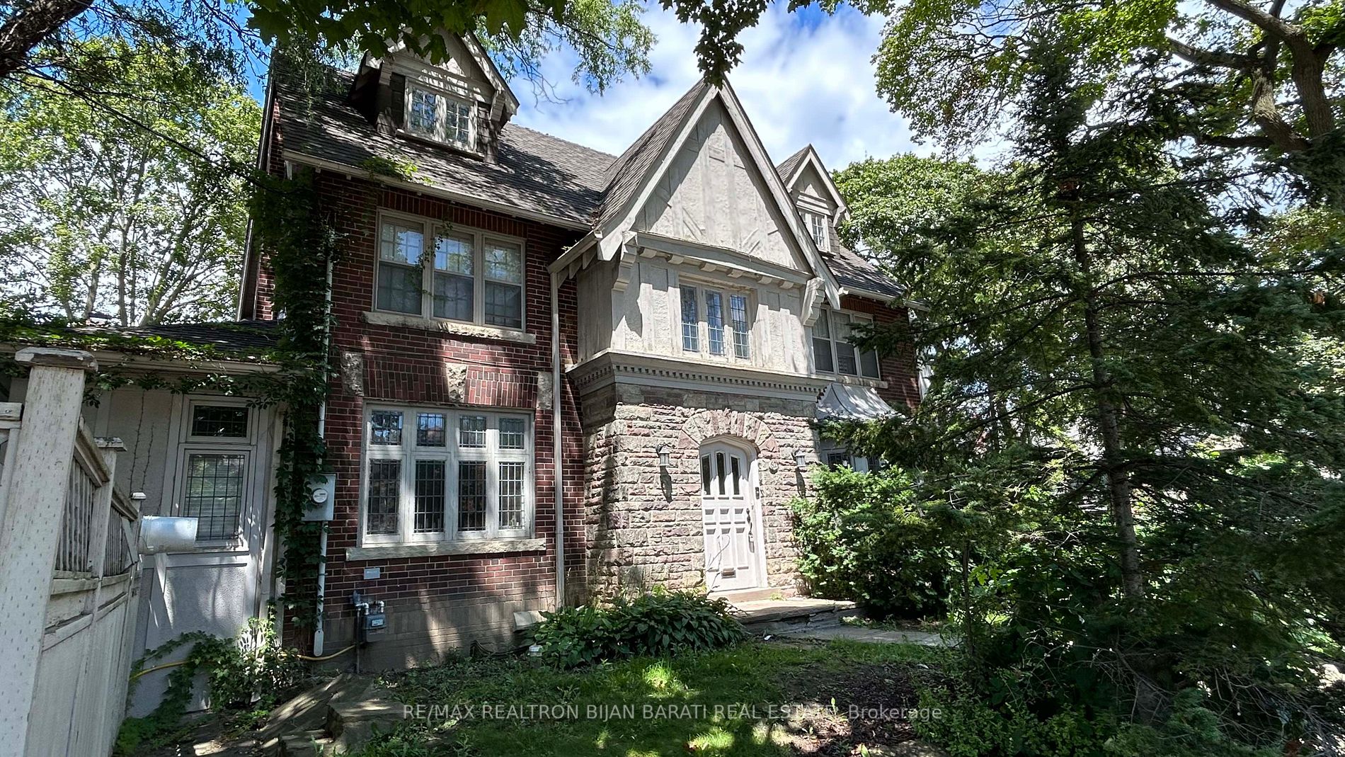 62 Elderwood Dr