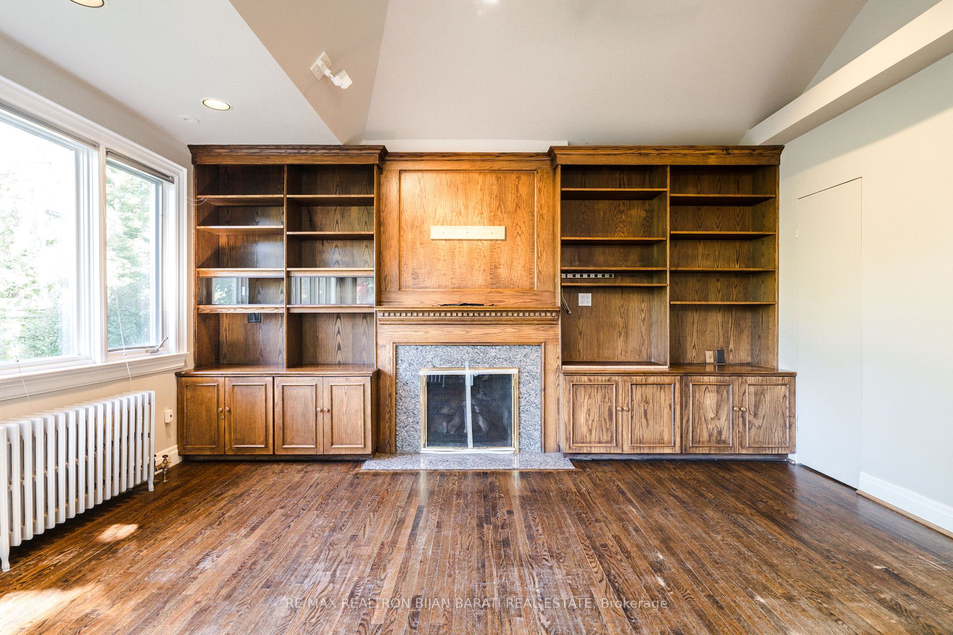 62 Elderwood Dr