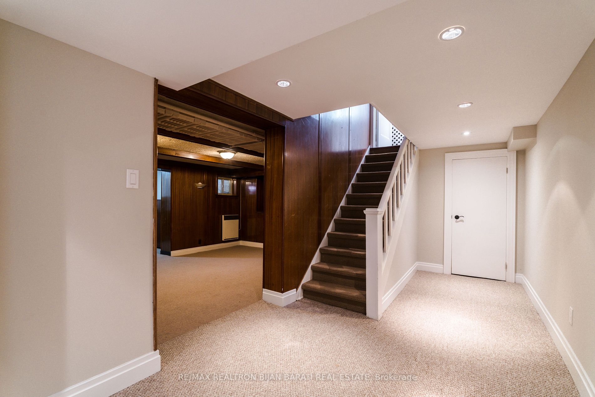62 Elderwood Dr