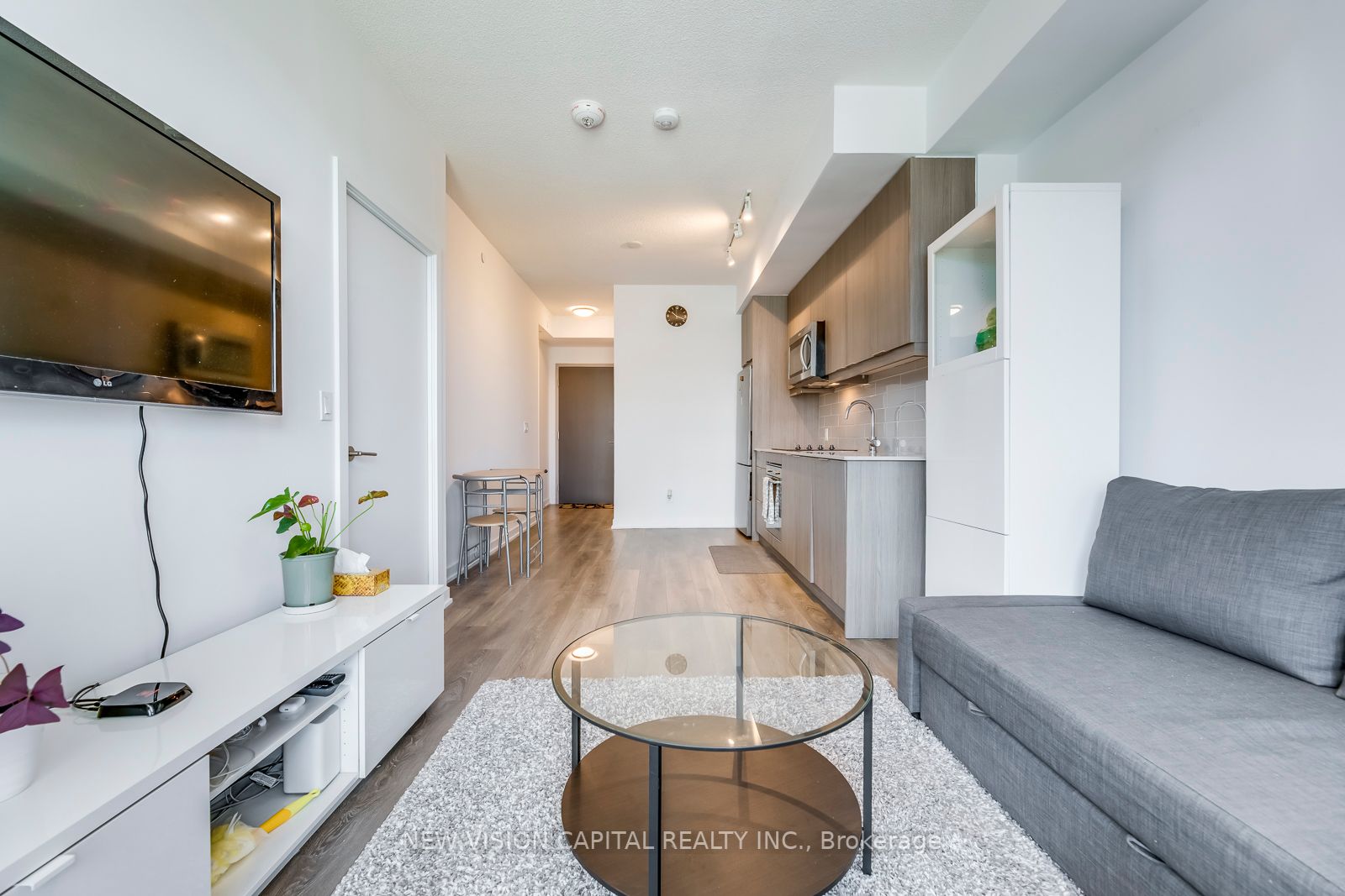 32 Forest Manor Rd, #611