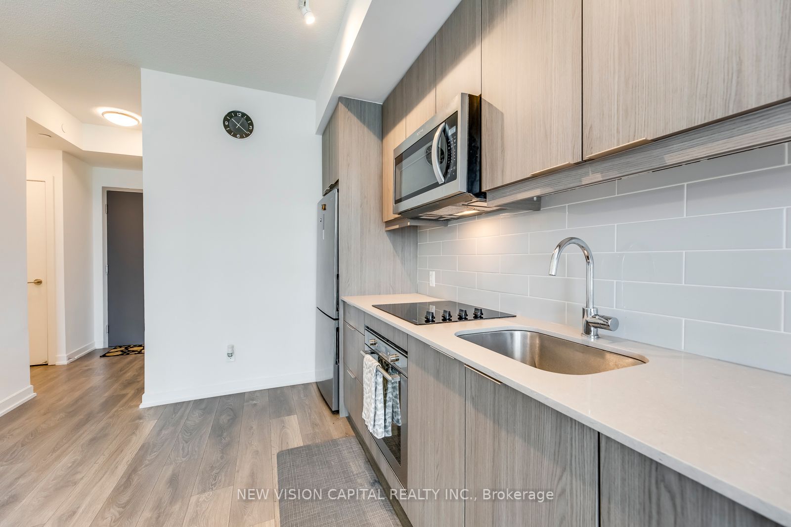 32 Forest Manor Rd, #611