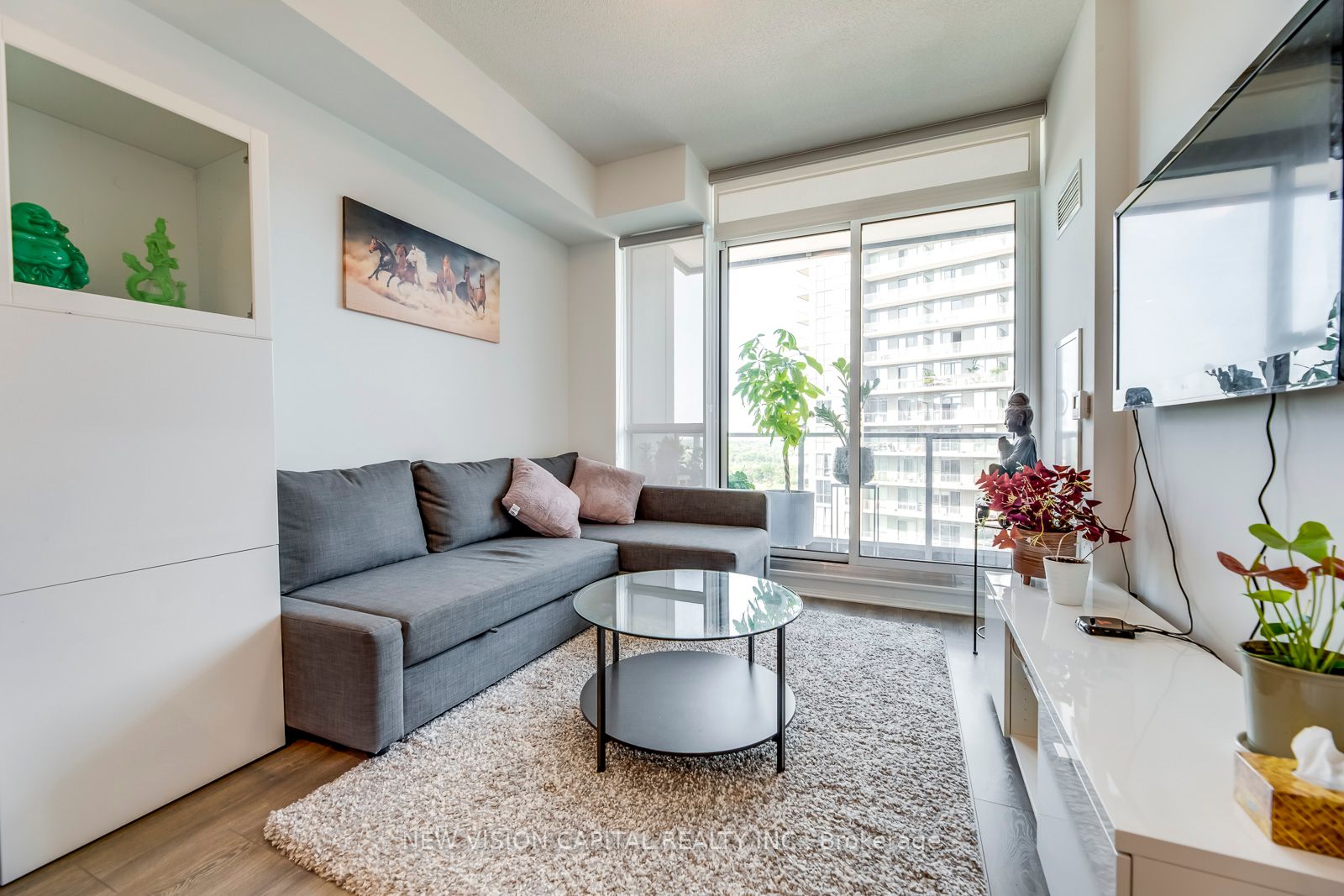 32 Forest Manor Rd, #611