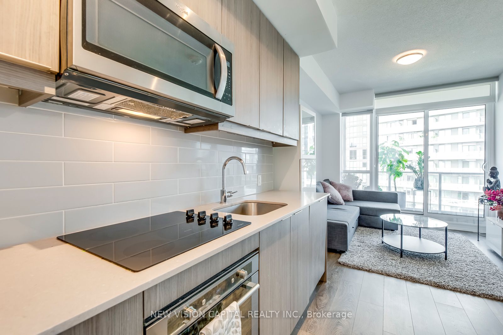 32 Forest Manor Rd, #611
