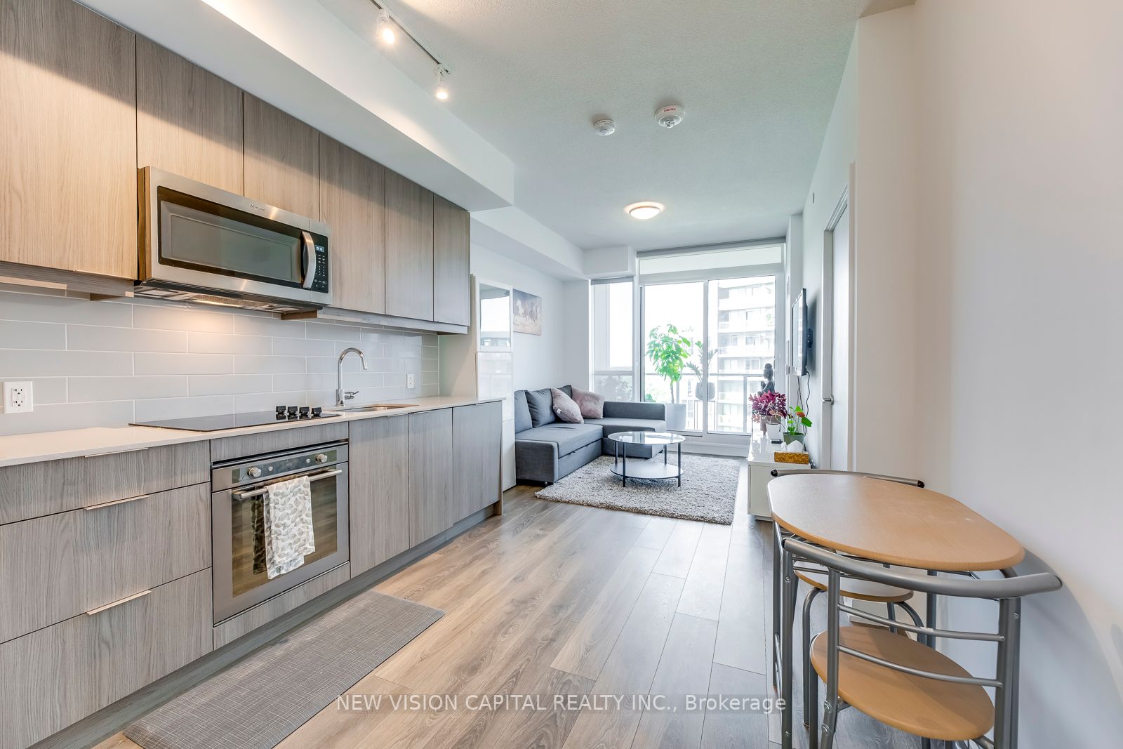 32 Forest Manor Rd, #611
