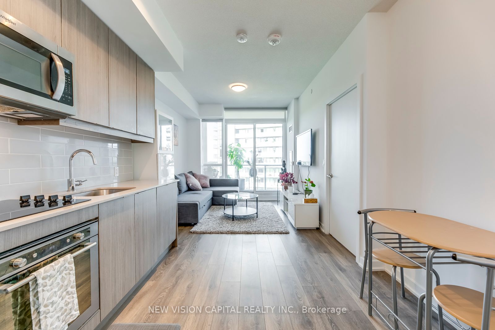 32 Forest Manor Rd, #611