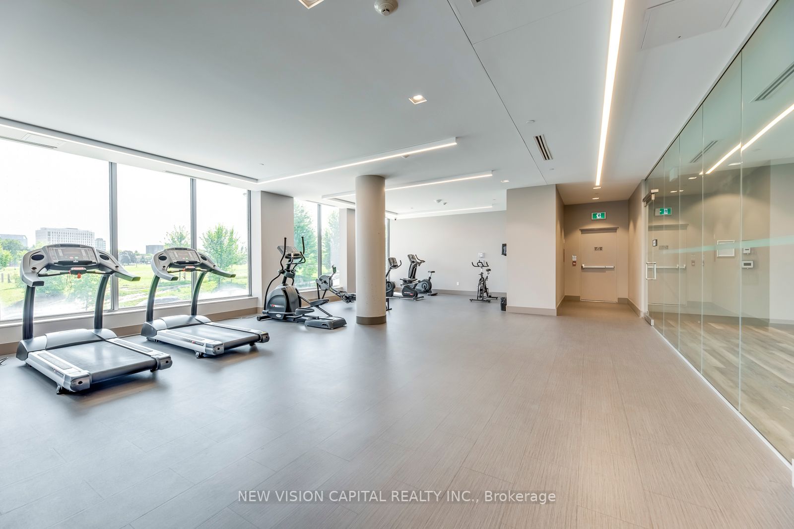 32 Forest Manor Rd, #611