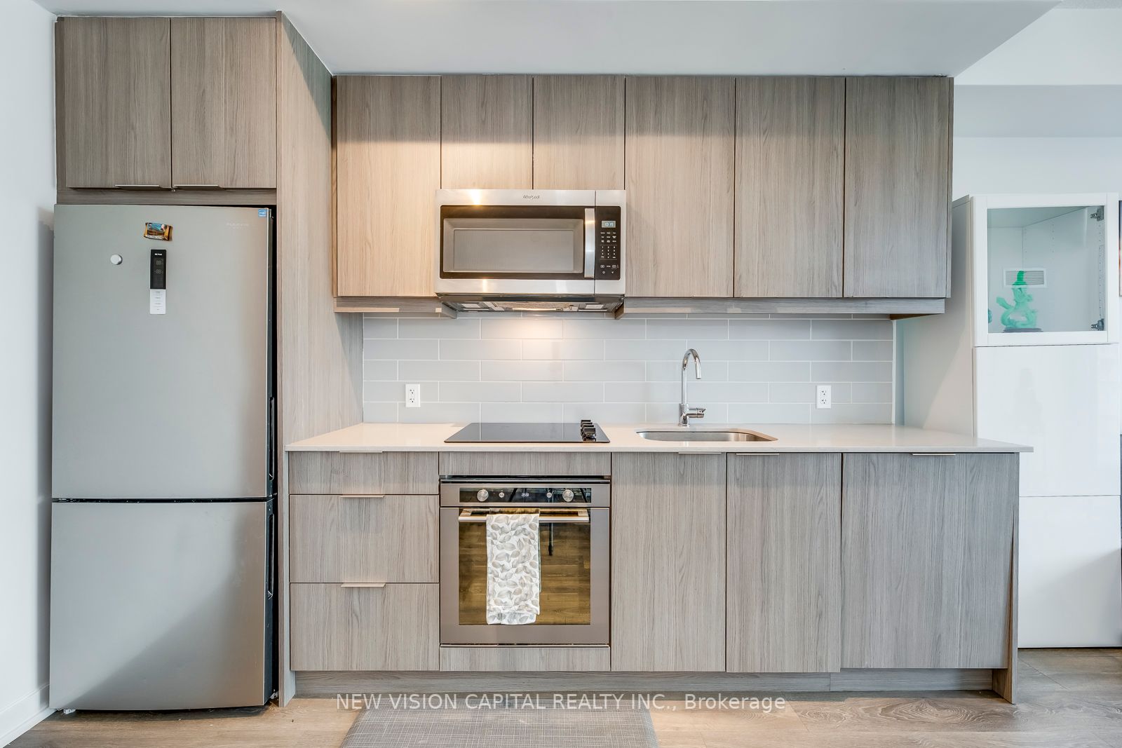 32 Forest Manor Rd, #611