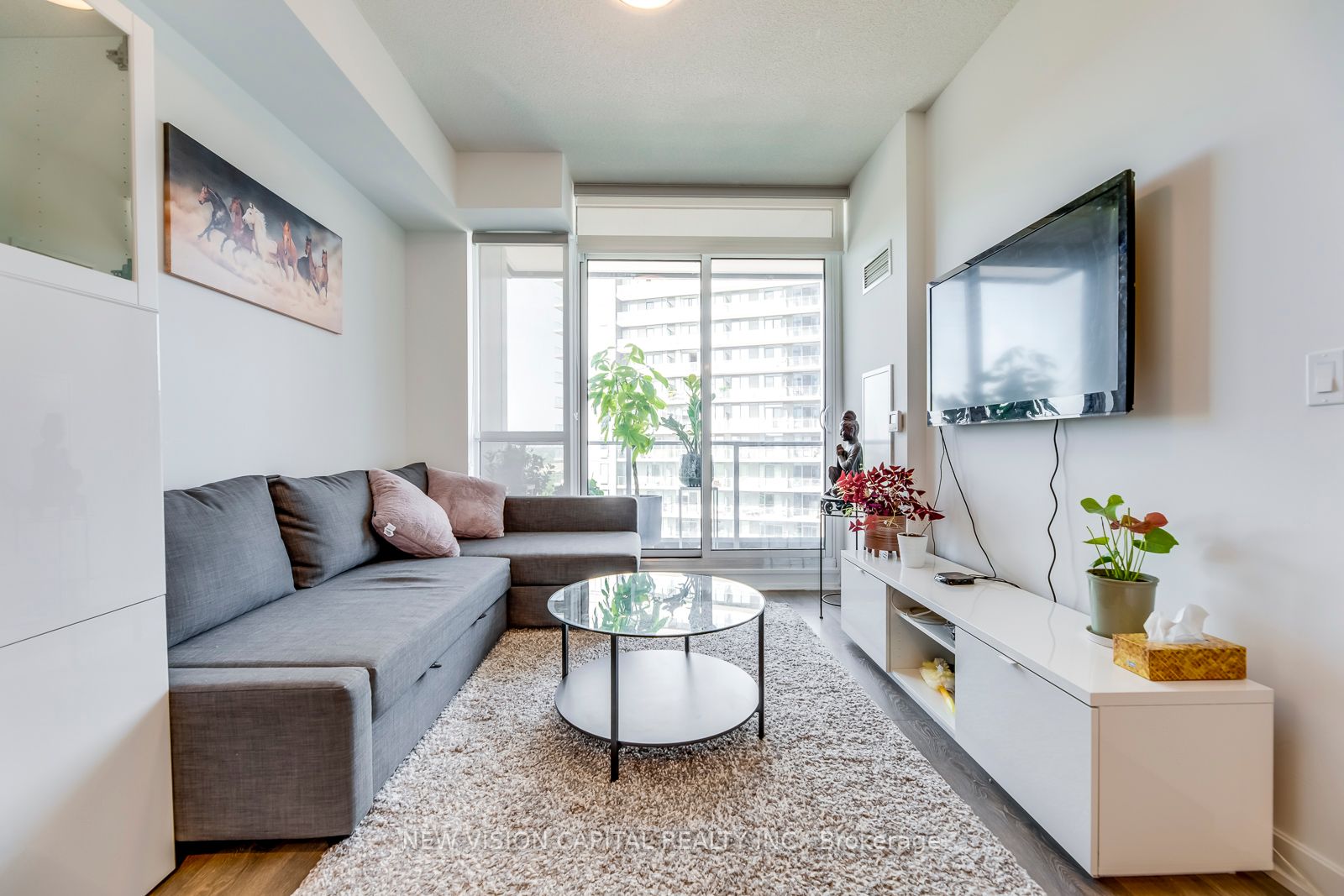 32 Forest Manor Rd, #611