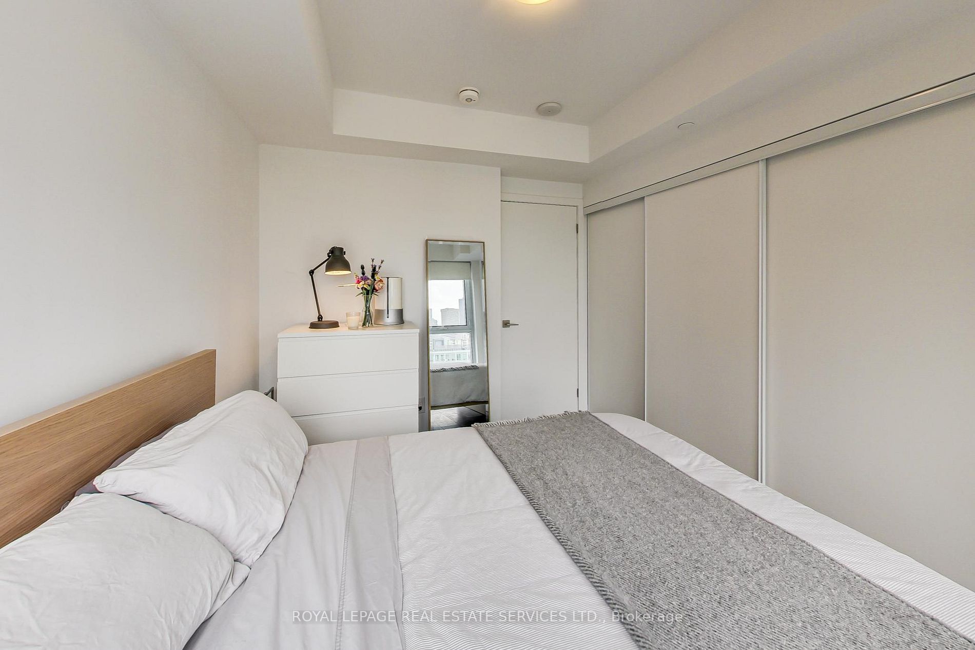 159 Wellesley St E, #710