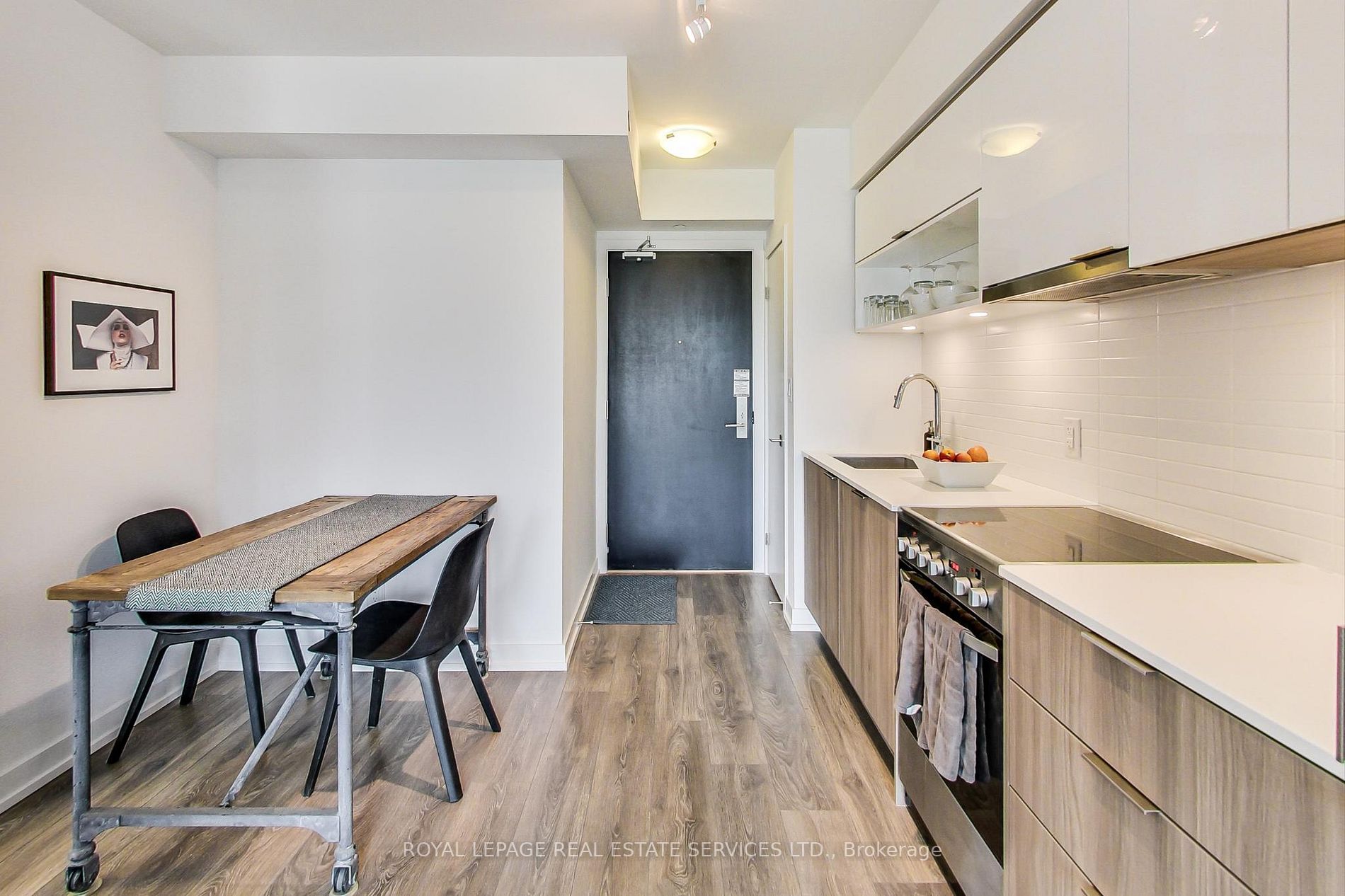 159 Wellesley St E, #710
