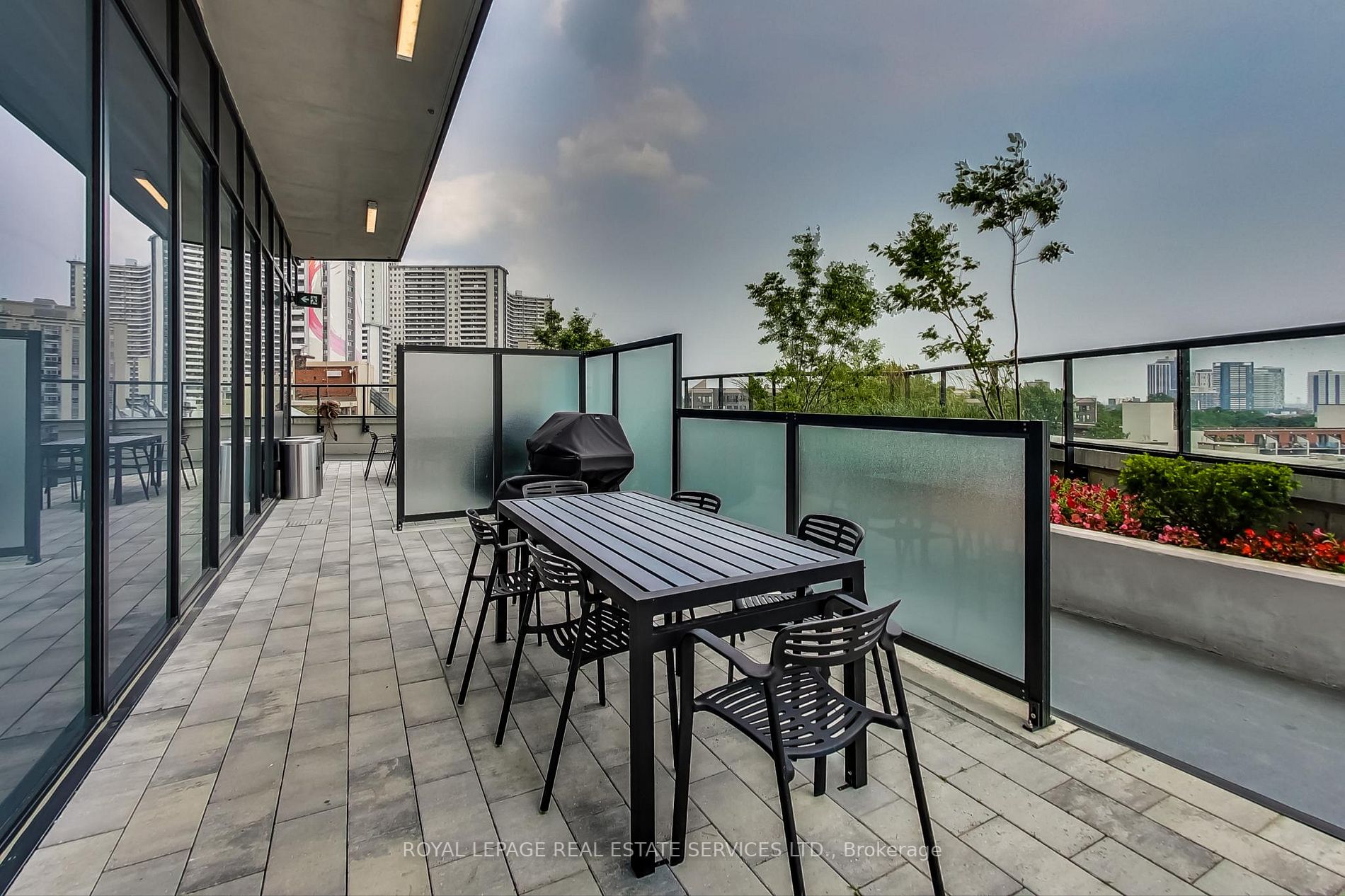 159 Wellesley St E, #710