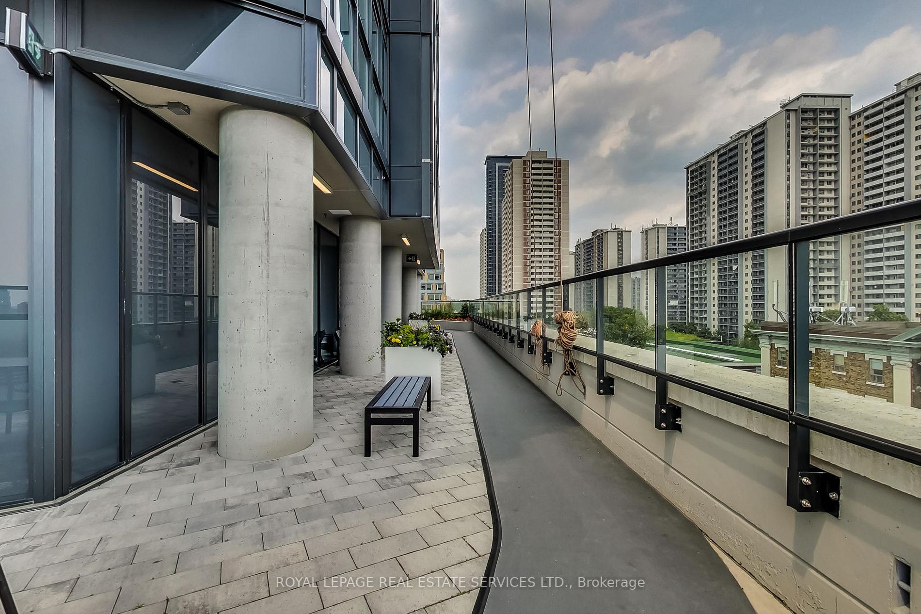 159 Wellesley St E, #710