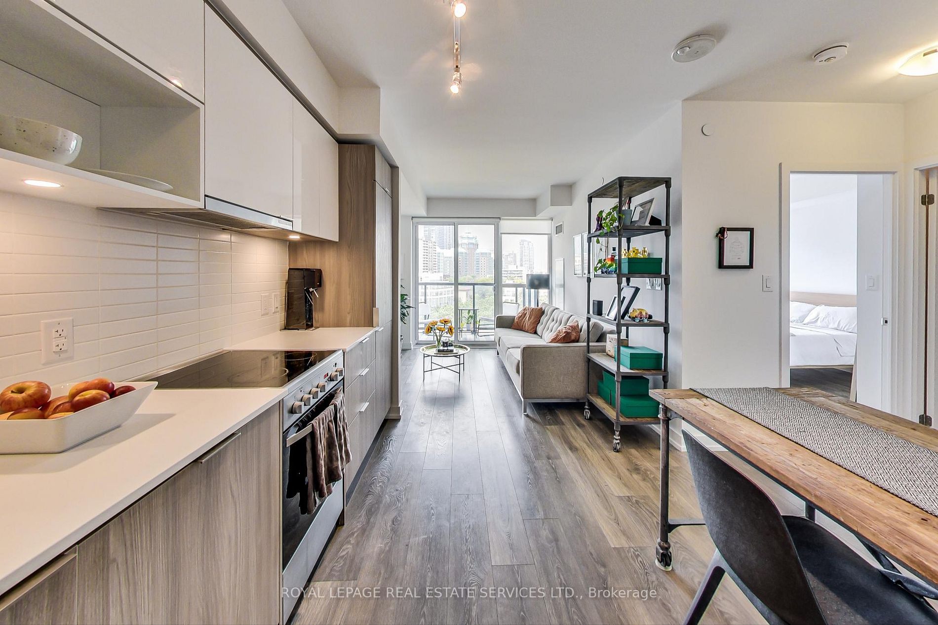 159 Wellesley St E, #710