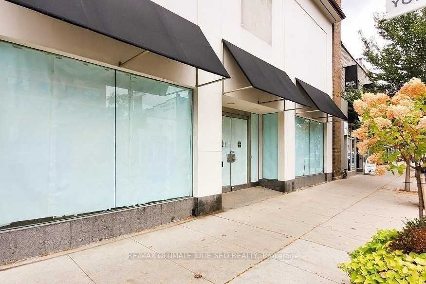 2574 Yonge St