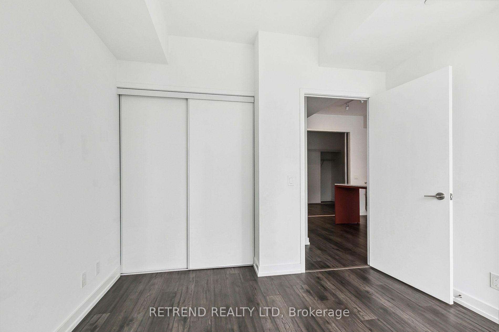 33 Helendale Ave, #1408
