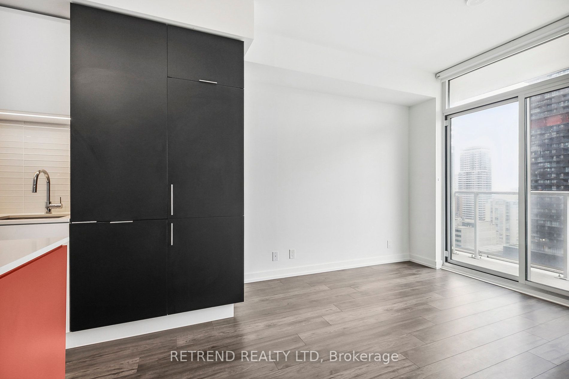 33 Helendale Ave, #1408
