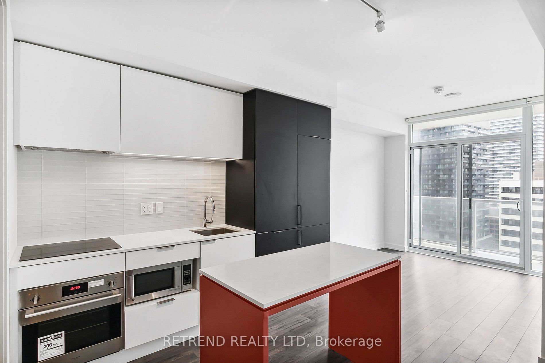 33 Helendale Ave, #1408