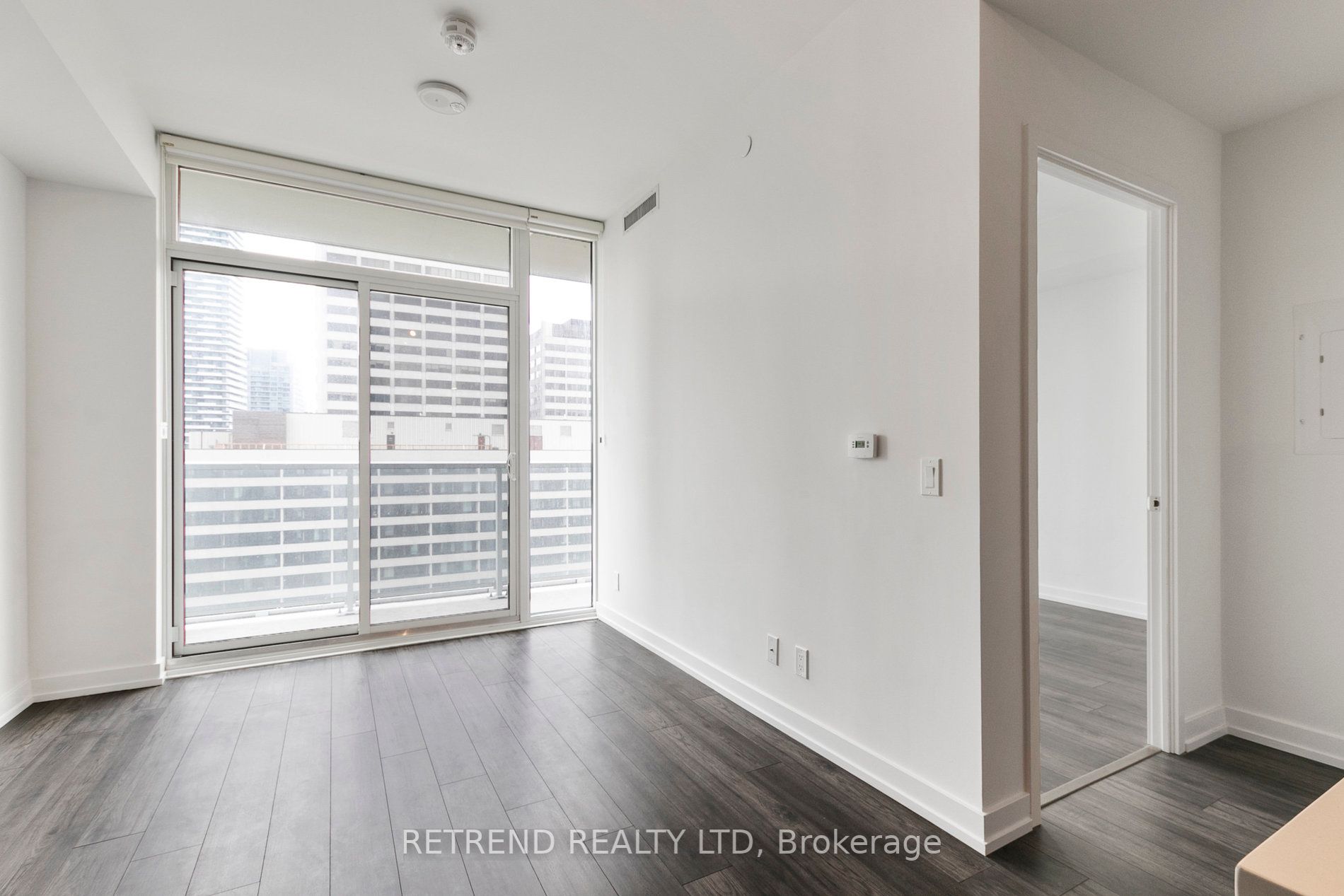 33 Helendale Ave, #1408