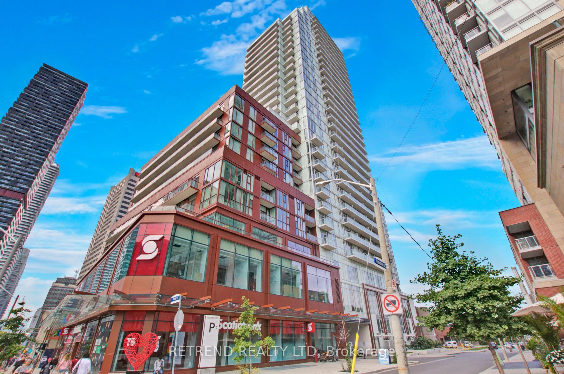 33 Helendale Ave, #1408