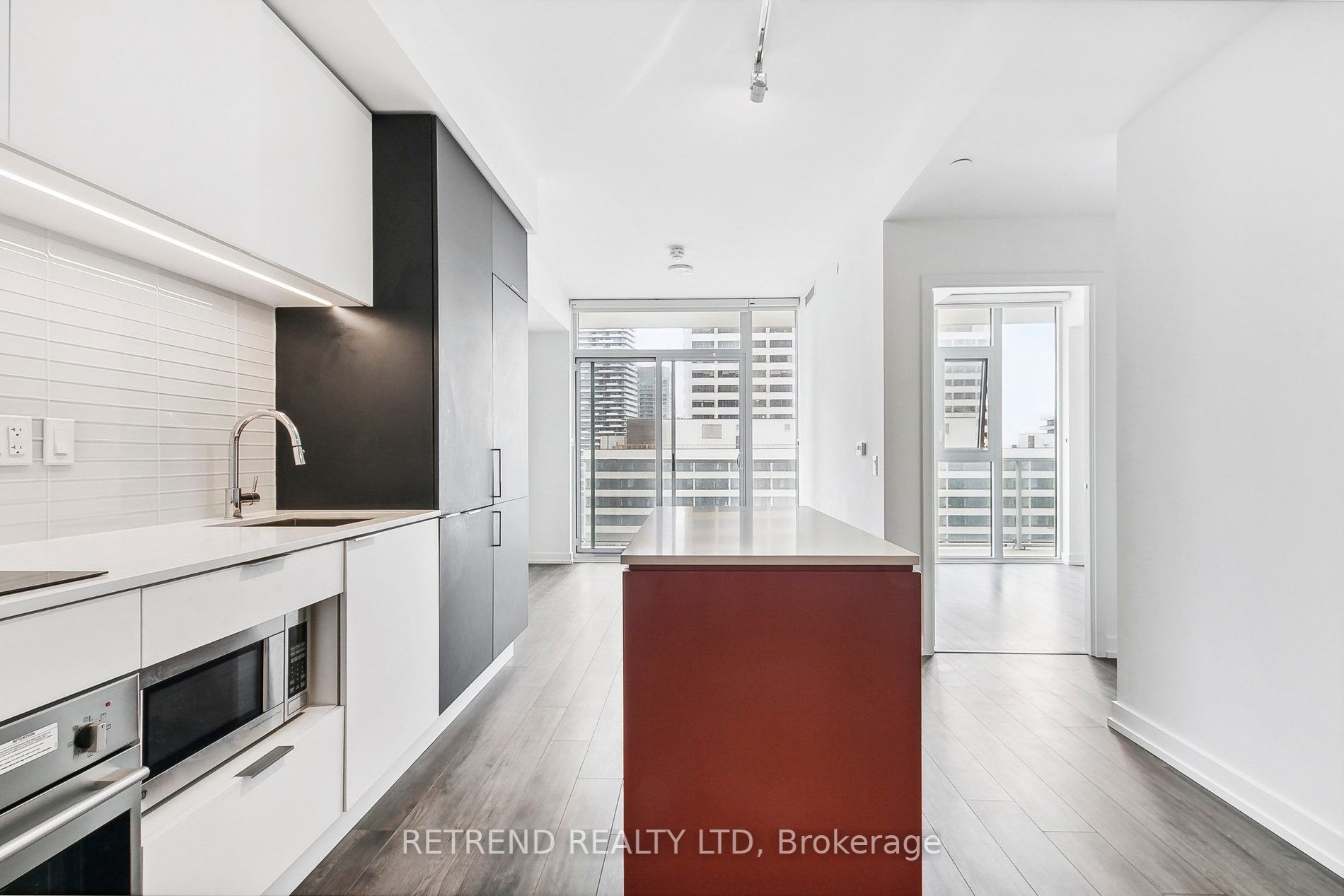33 Helendale Ave, #1408