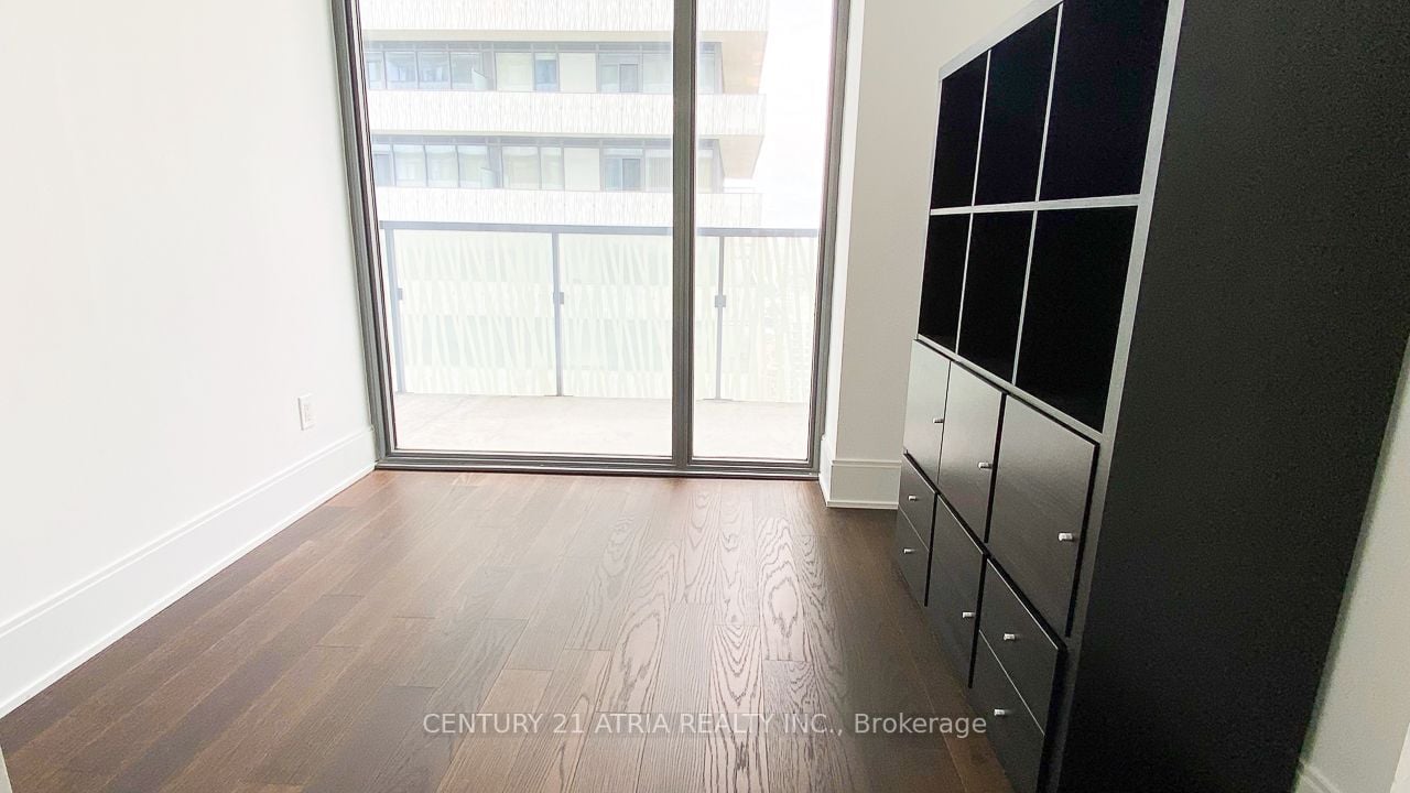 50 Charles St E, #4906