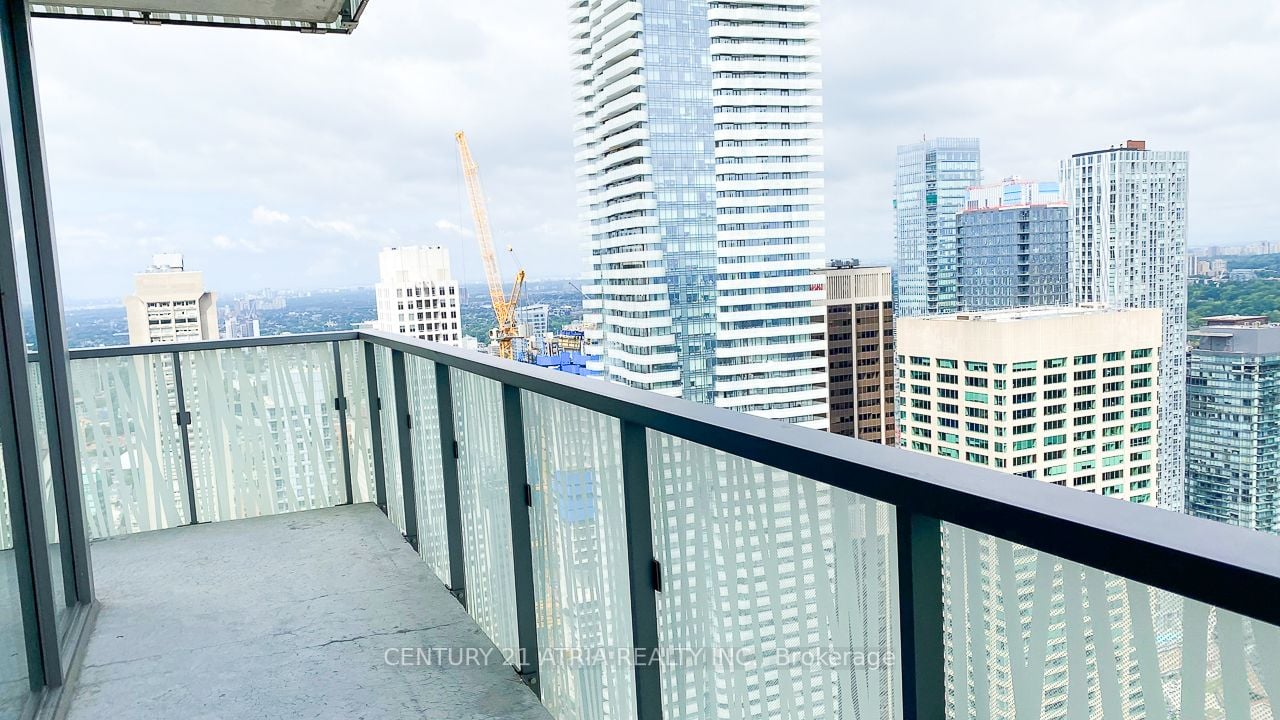 50 Charles St E, #4906