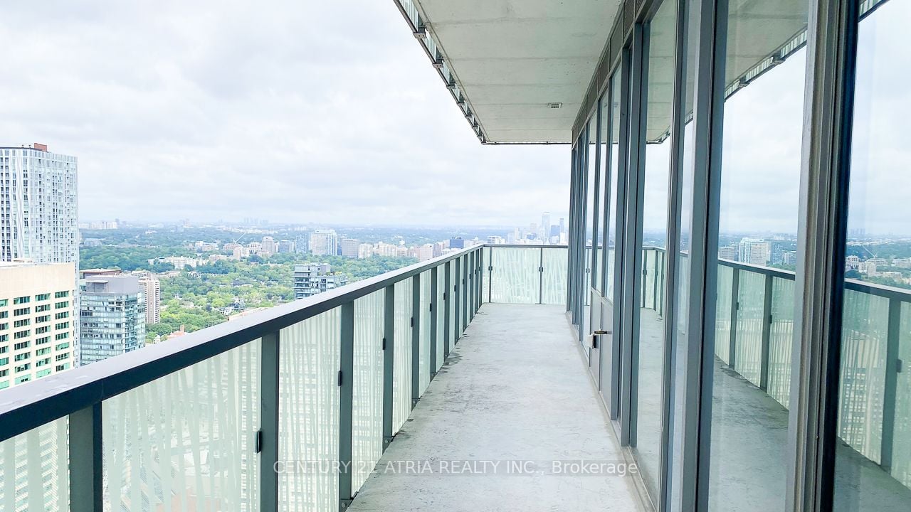 50 Charles St E, #4906