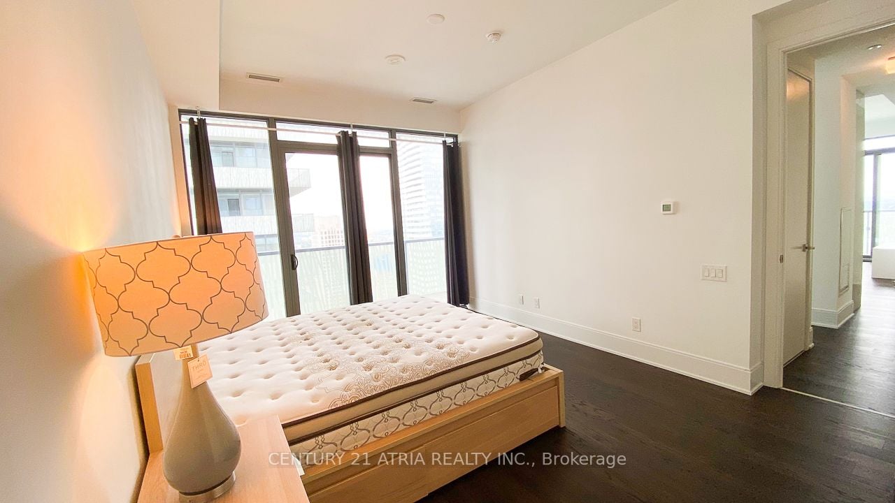 50 Charles St E, #4906